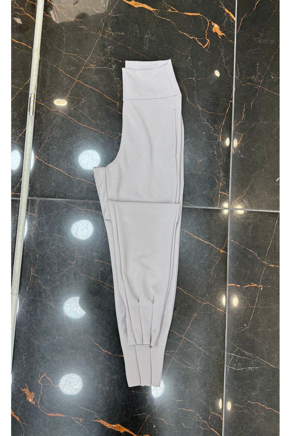 Kinzi Pileli havuç paça pantolon