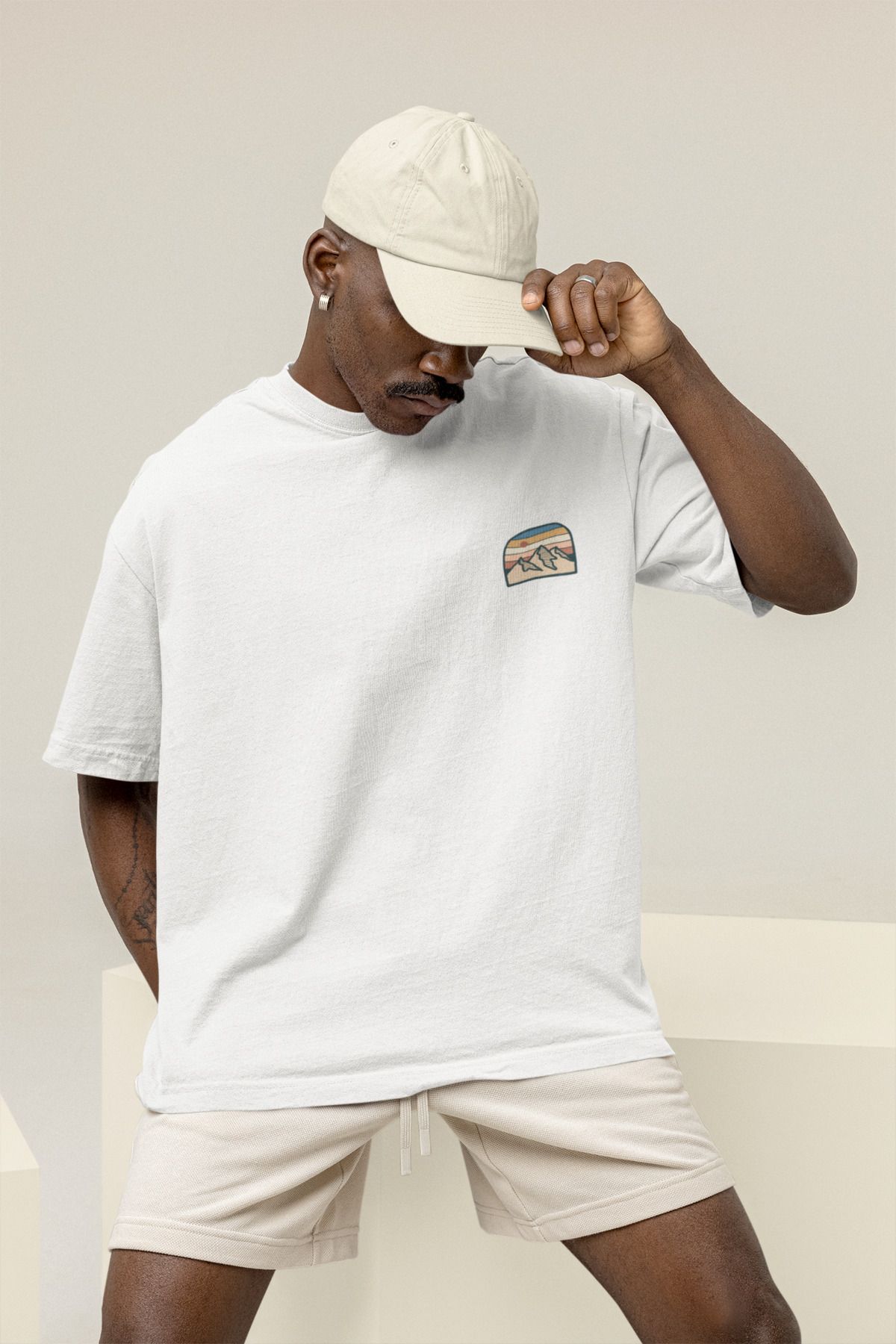 Sheeshbucks Mountain Camp Tasarımlı Erkek Oversize Beyaz Tişört