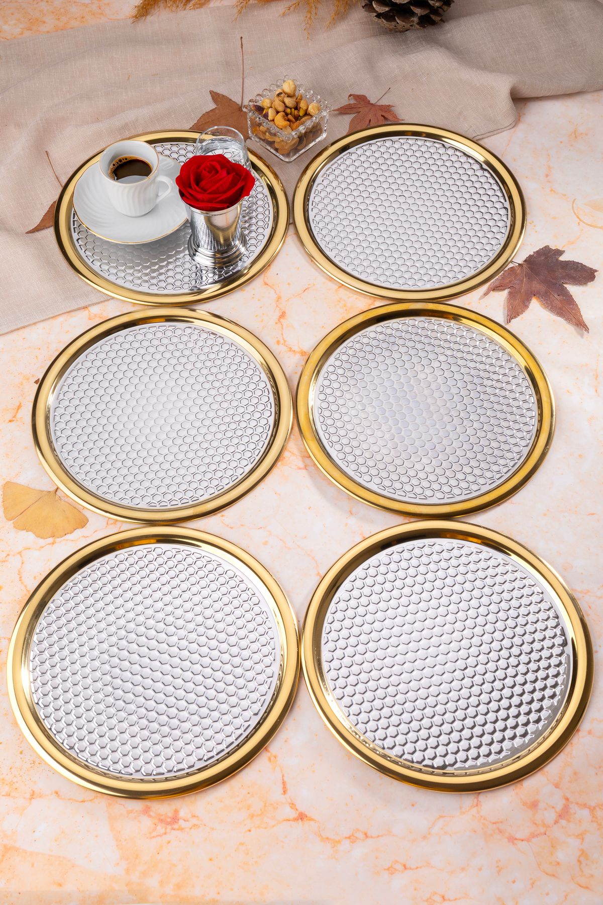 Aslı Hediyelik 6'lı Lüx Orta Desenli Kenar kaplamalı Yuvarlak 22 cm Model Gümüş Servis , Çay ,kahve Sunum Tepsisi