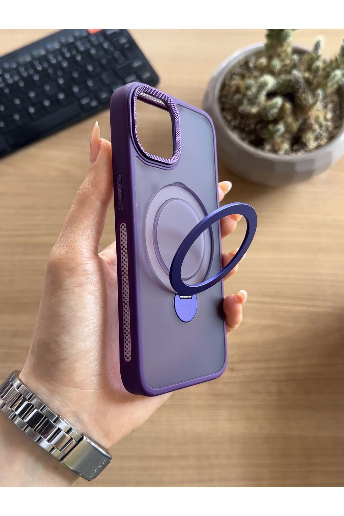 MTL iPhone 11 Standlı Ve MagSafe Kılıf Soocase622
