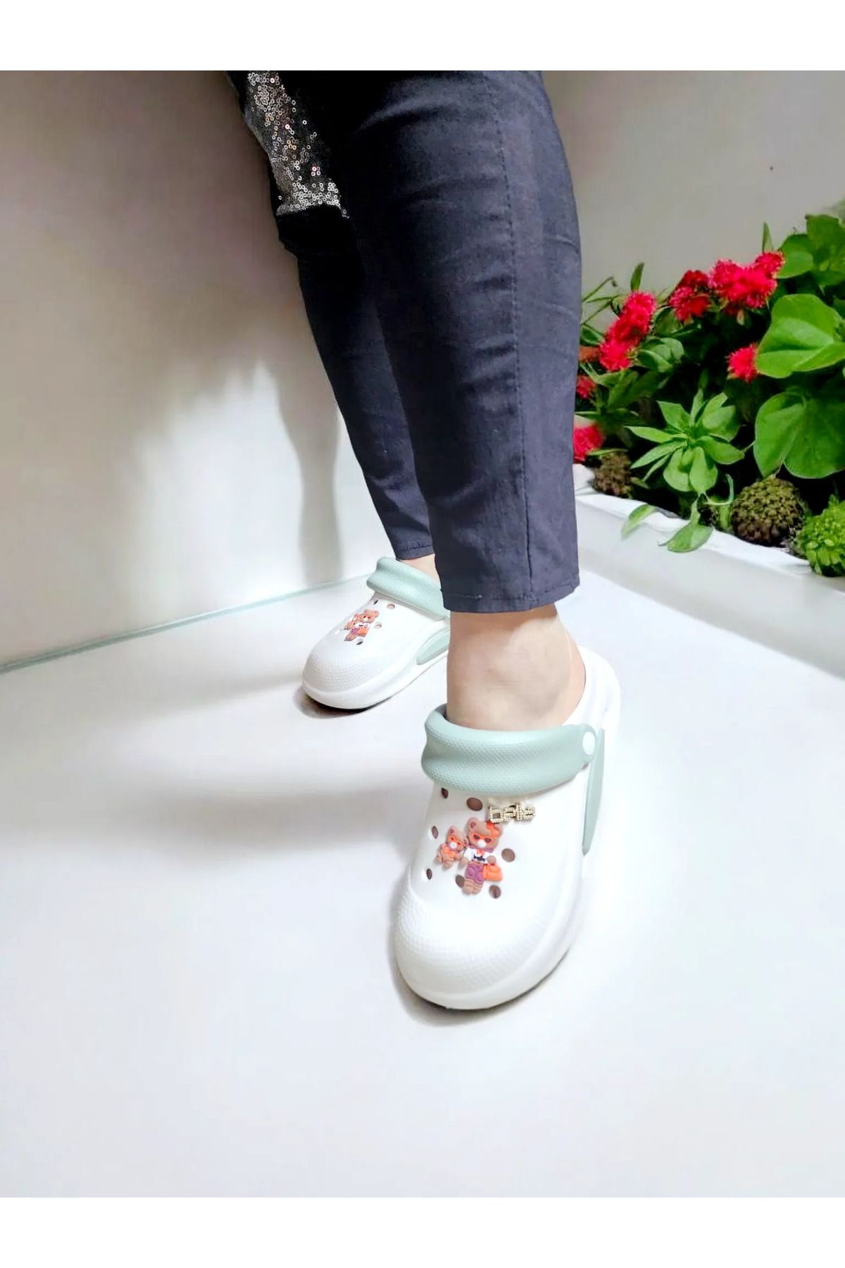 AkınalBella Eva Ayı Sticker Detaylı Döngülü Yumuşak,Rahat Taban Hastane,Hemşire Terliği