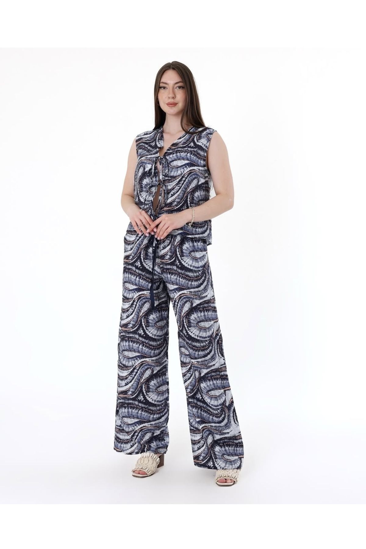 S.Y Collection Önü Bağcık Detaylı Desenli Pantolon Bluz Takım