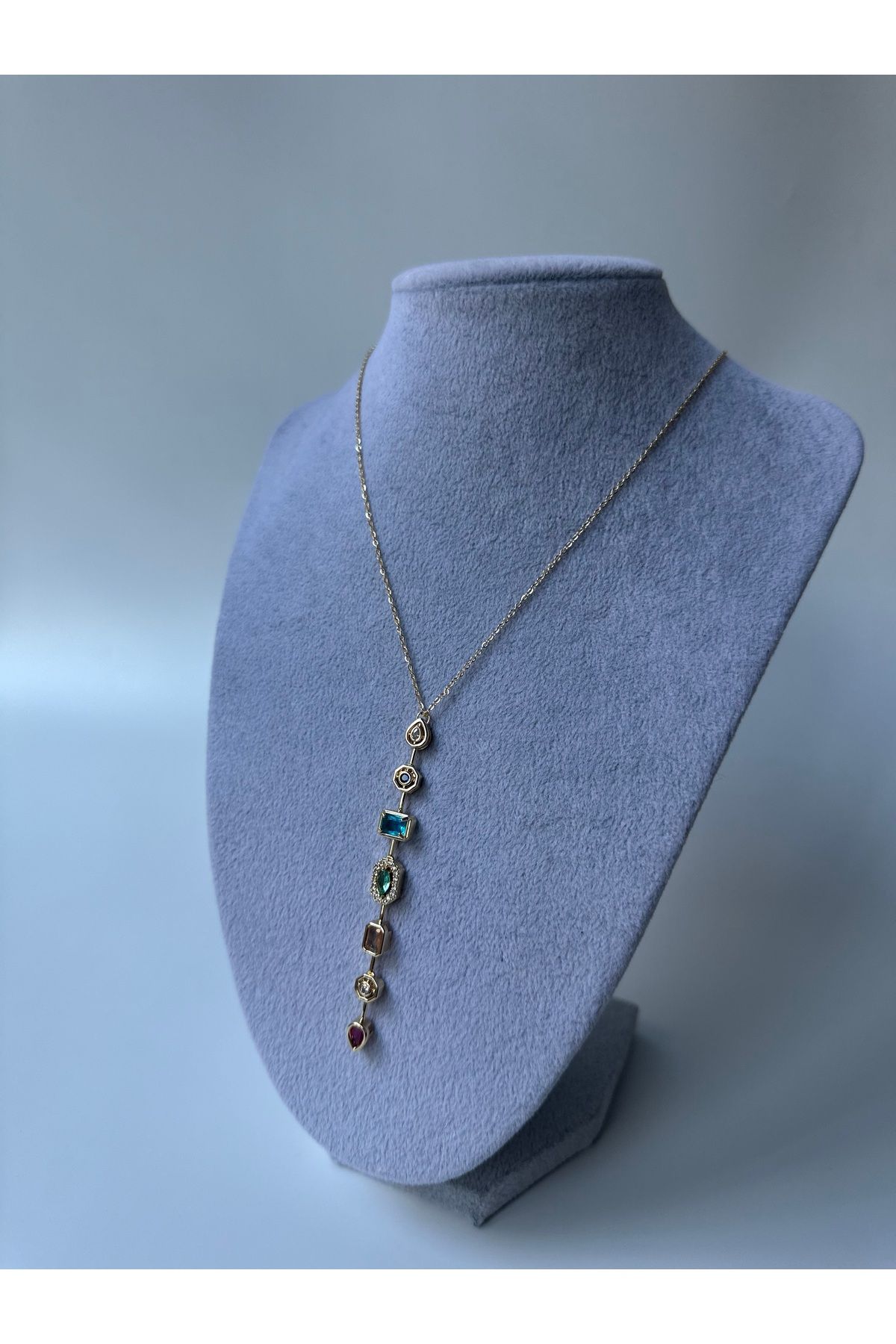 Aksu Atelier Renkli Taş Detaylı Altın Y Kolye