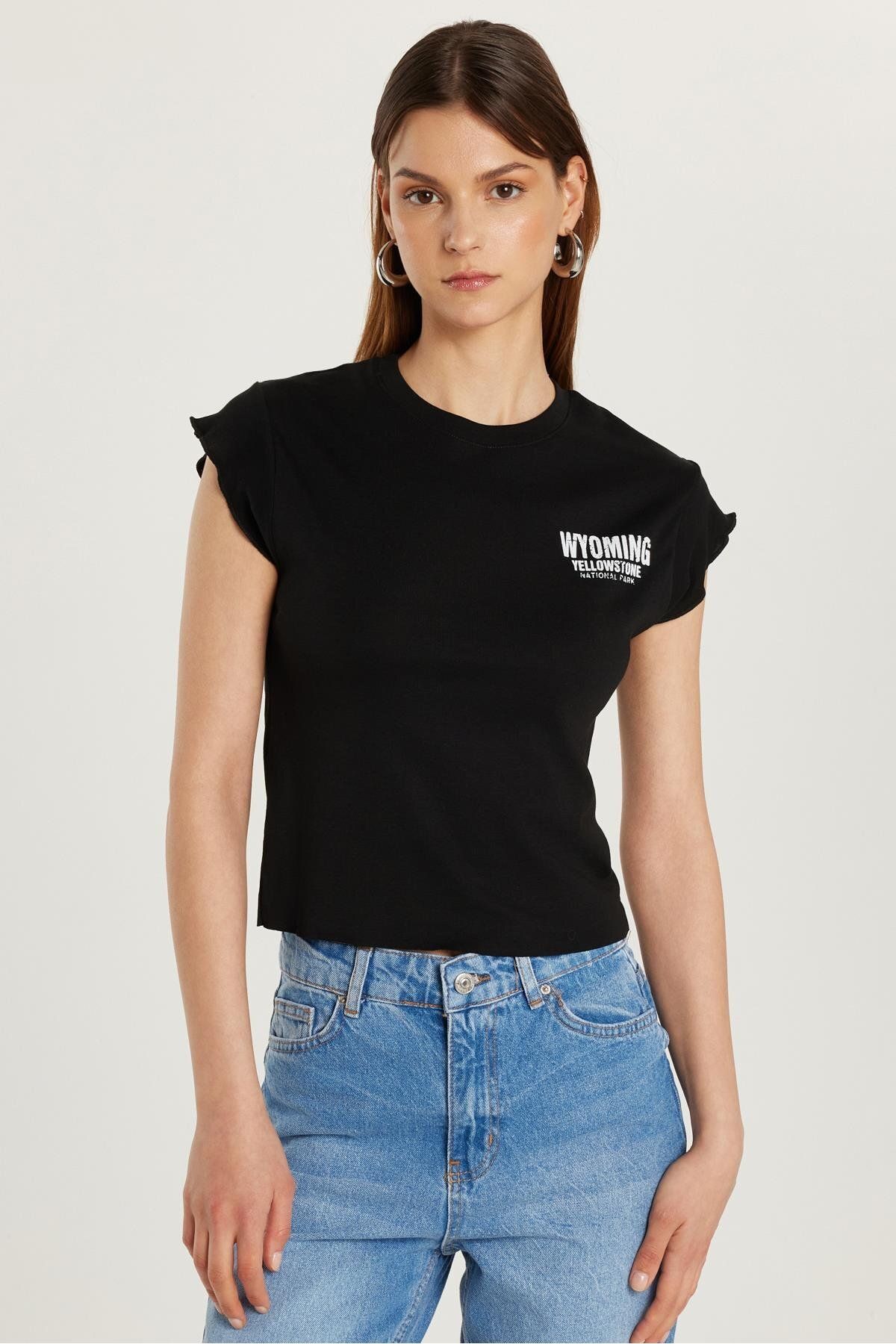 Tudors Kadın Slim Fit Ribanalı Baskılı %100 Pamuk Bisiklet Yaka Siyah Tişört