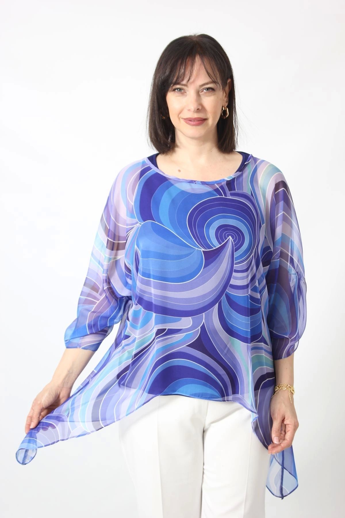 Moda Berray SS-3255 Saks Mavisi Desenli Şifon İçi Atletli Yarasa Kol Eteği Verev Kesim Kadın Büyük Beden Bluz