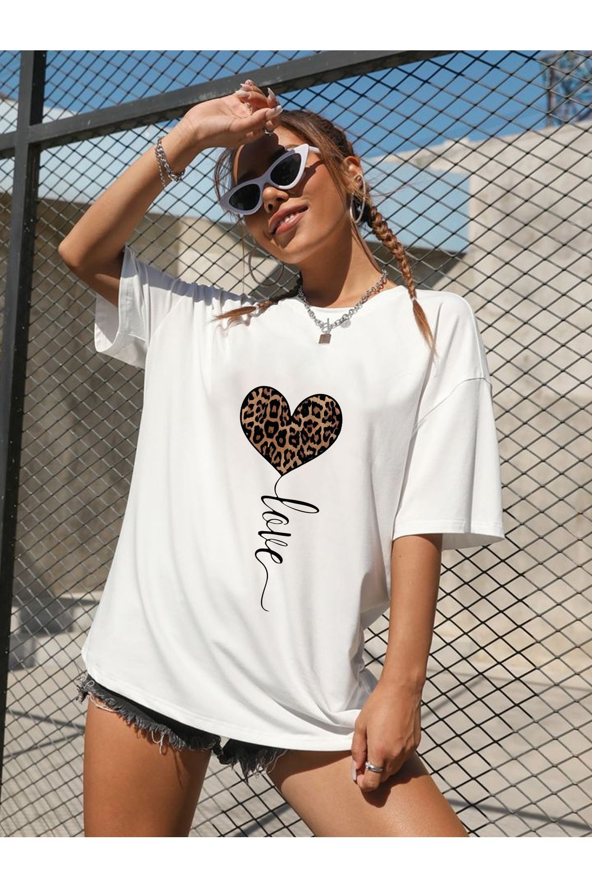 Plaza Butik Kadın Leopar Kalp Baskılı Oversize Tshirt