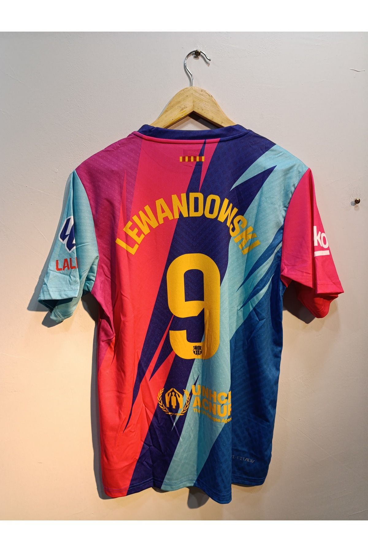 GALLUMA BARCELONA LEWANDOWSKİ 9 ÖZEL TASARIM GÖKKUŞAĞI YETİŞKİN FUTBOL FORMA