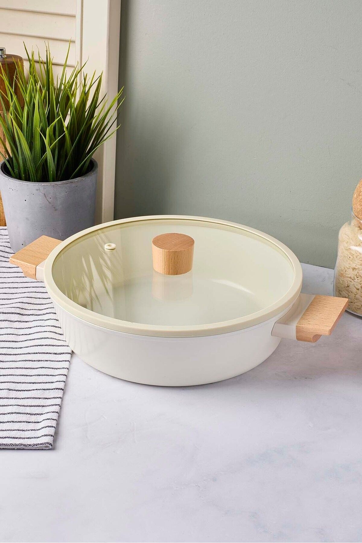 Muba Consept CookWood Beige İndüksiyon Tabanlı Ahşap Kulplu Kapaklı Seramik Basık Tencere 24 cm
