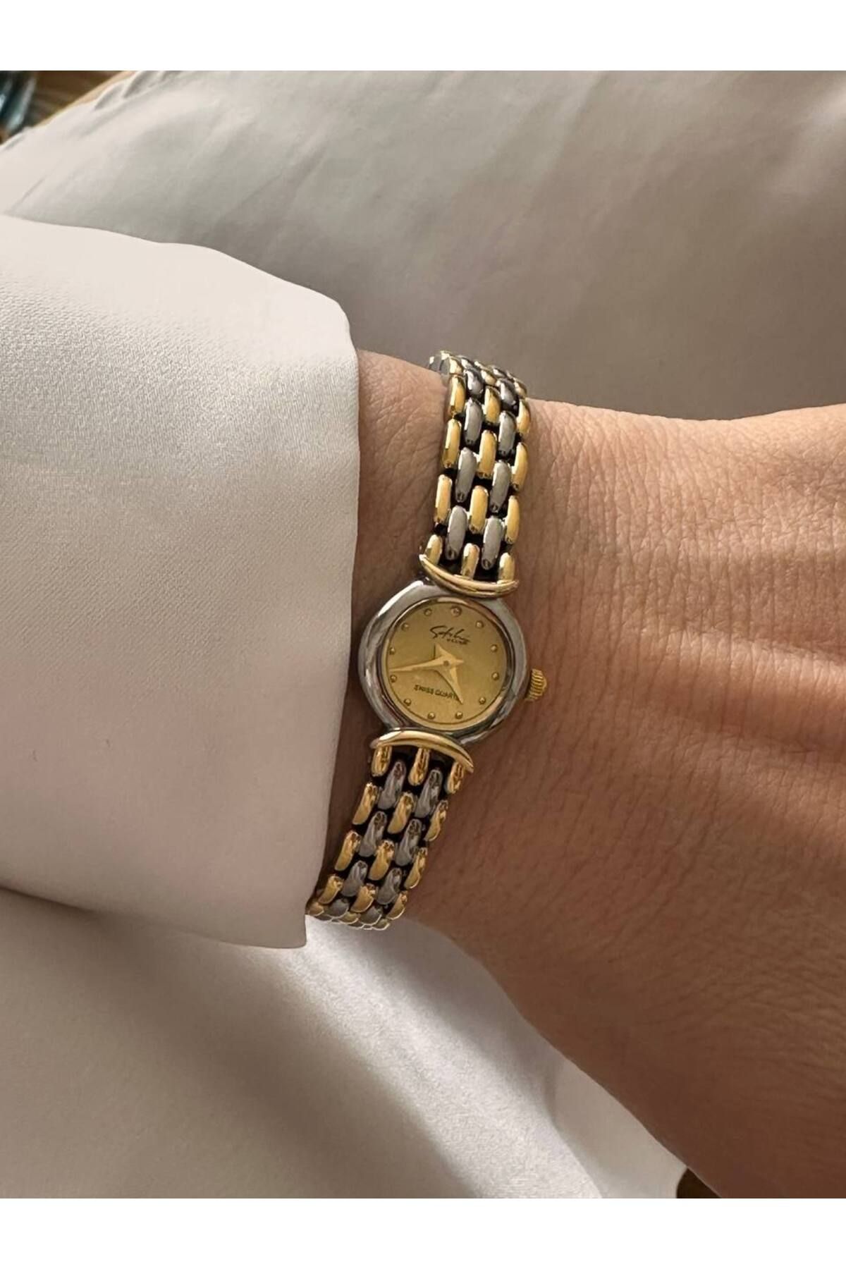 Esmeray Aksesuar Vip Çelik Gold ve Gümüş Renkli Premium Seri Sarı Kadranlı Kadın Kol Saati