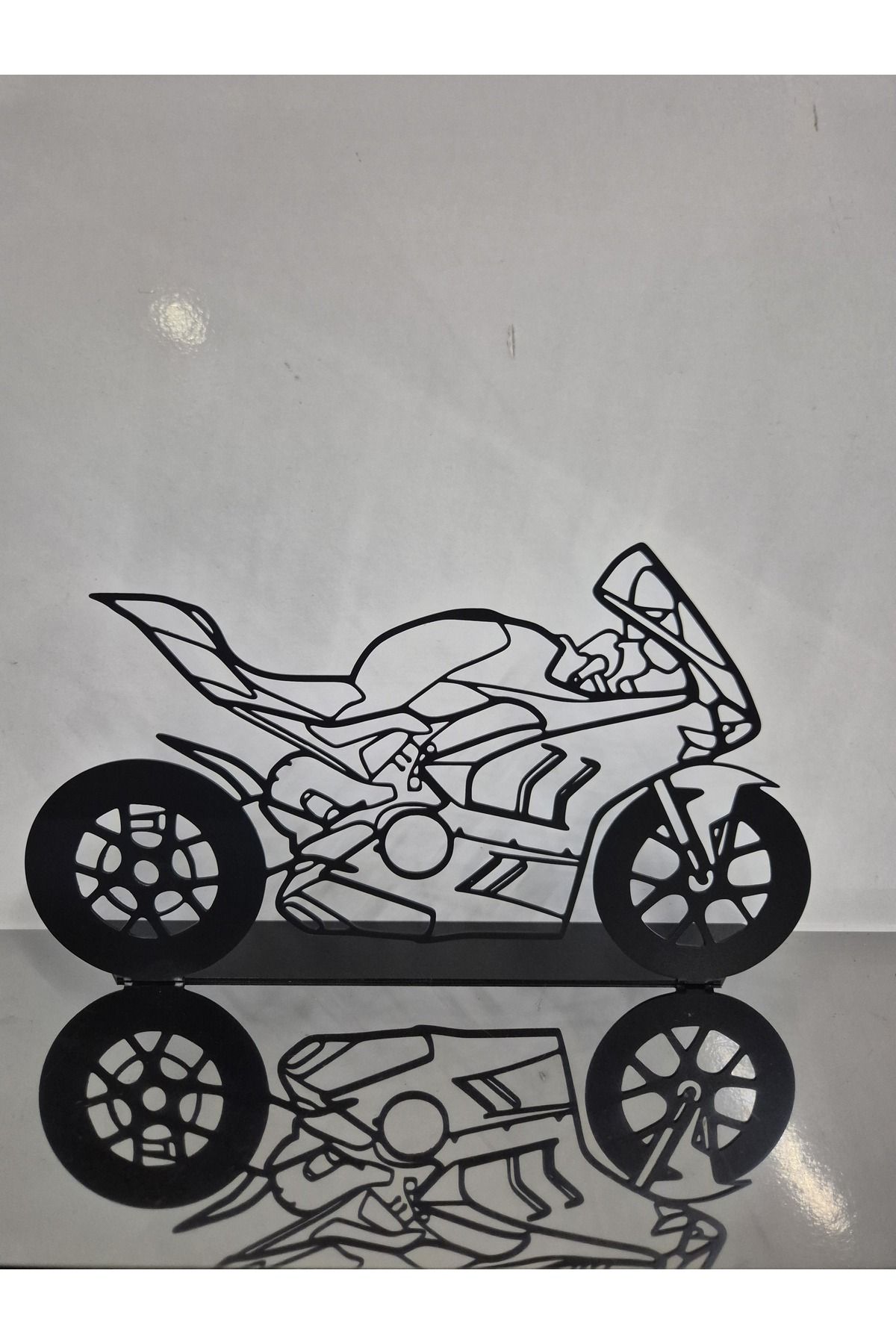 Lazer Motif Ducati Panigale V4 Racing Yarış Motosiklet Masaüstü Dekorasyon Metal Sac
