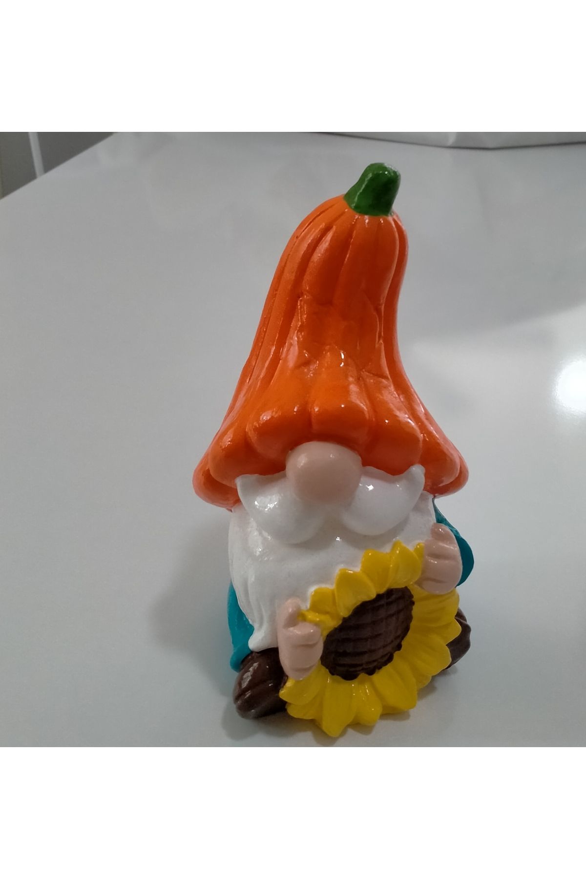 Minihobiev 18 cm cüce erkek biblo , dekoratif aksesuar , çiçekli biblo
