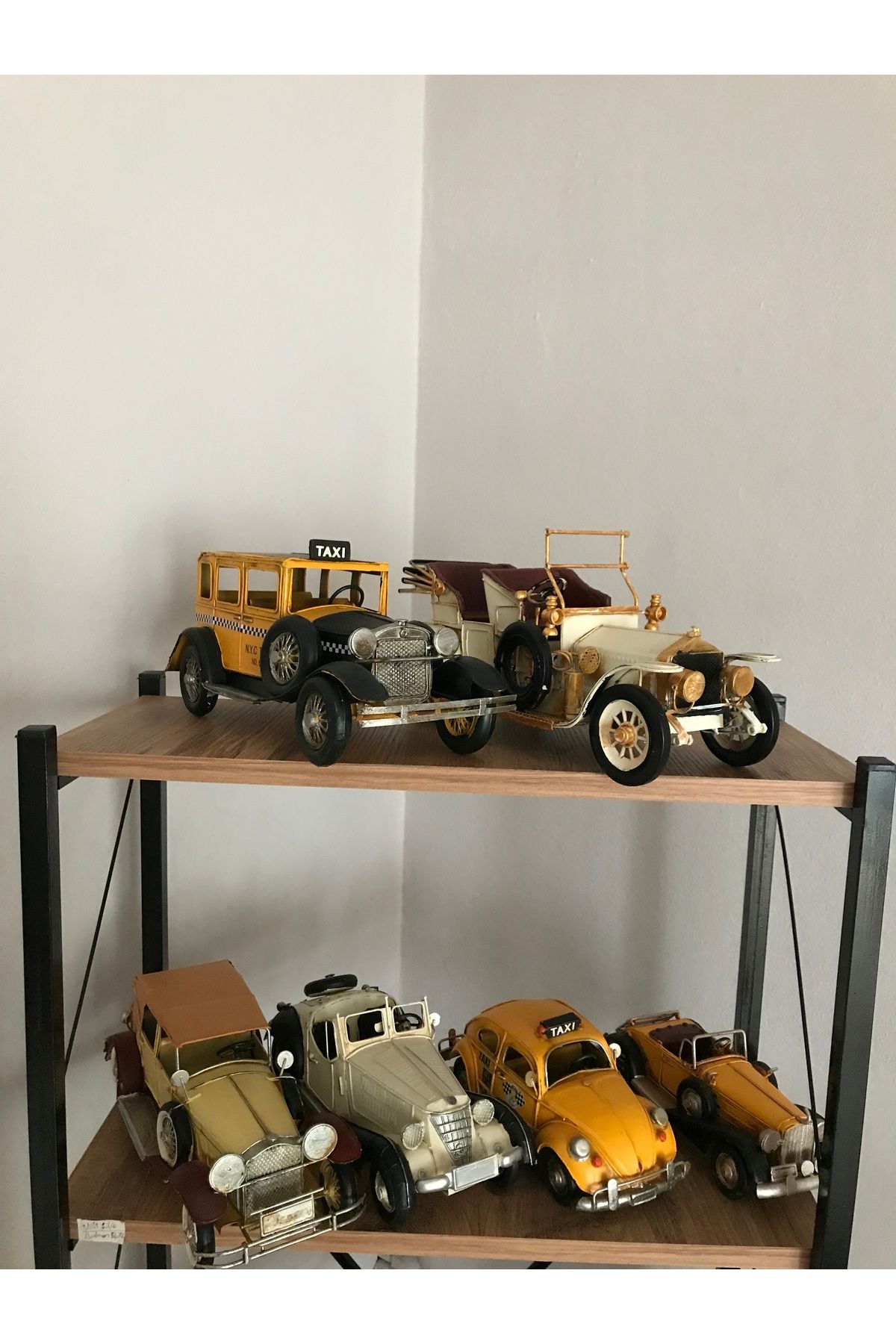 NOSTALJİM DEKORATİF METAL ARABALAR 6 ADET