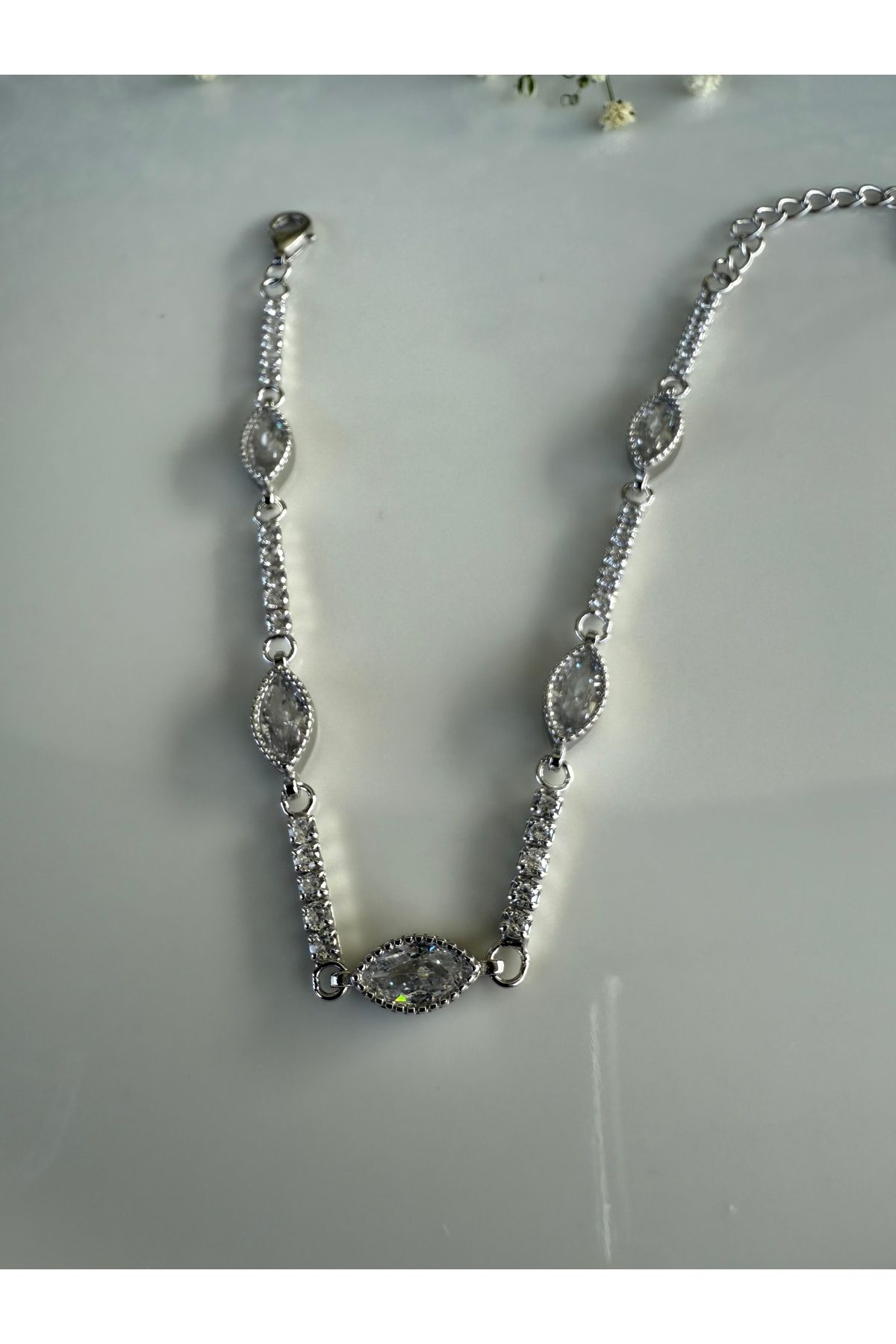 Store Beş taşlı bileklik