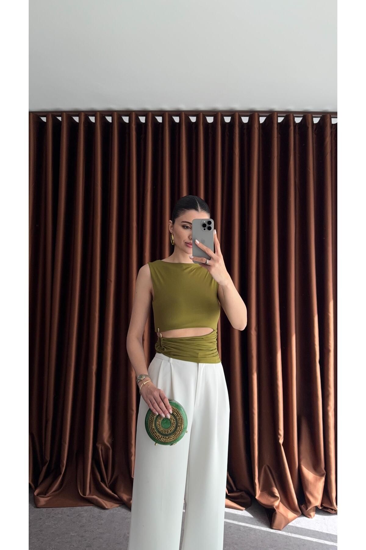HAZELANNA Gold Detaylı Yağ Yeşili Tasarım Bluz