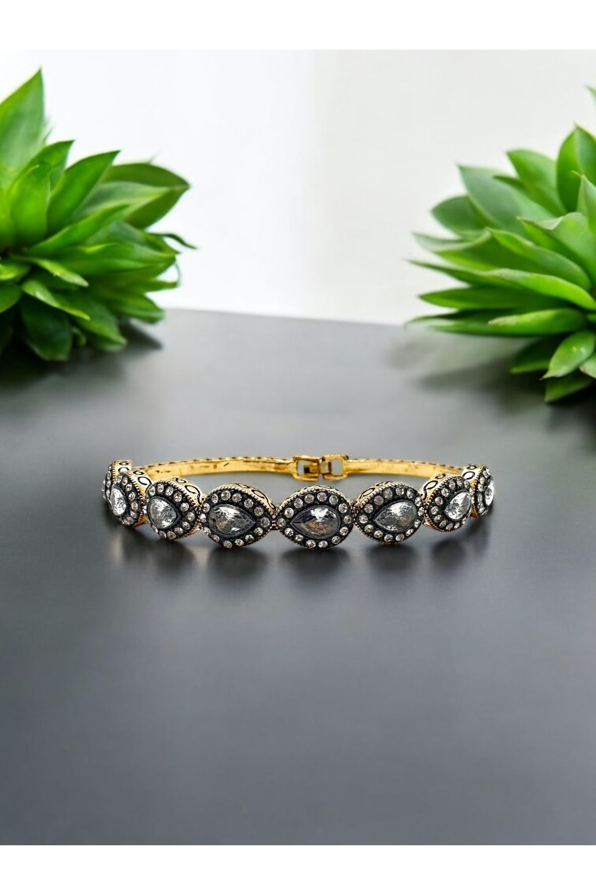 FUYA JEWELLERY Zirkon Damla Taşlı Bileklik