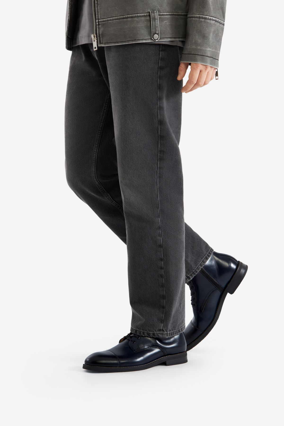 complete the look image
