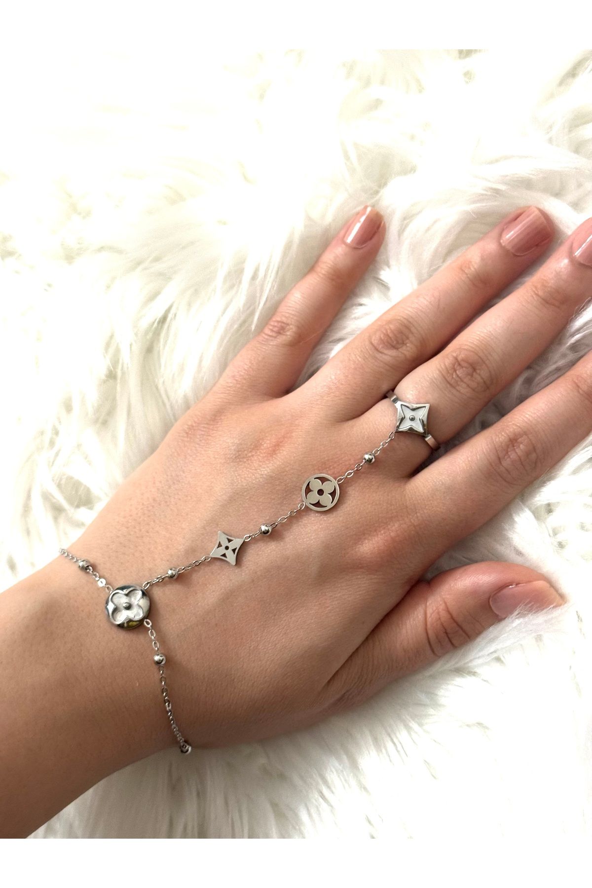 XUPING JEWELRY 18K sedefli yonca detaylı gold çelik şahmeran paslanmaz kararmaz