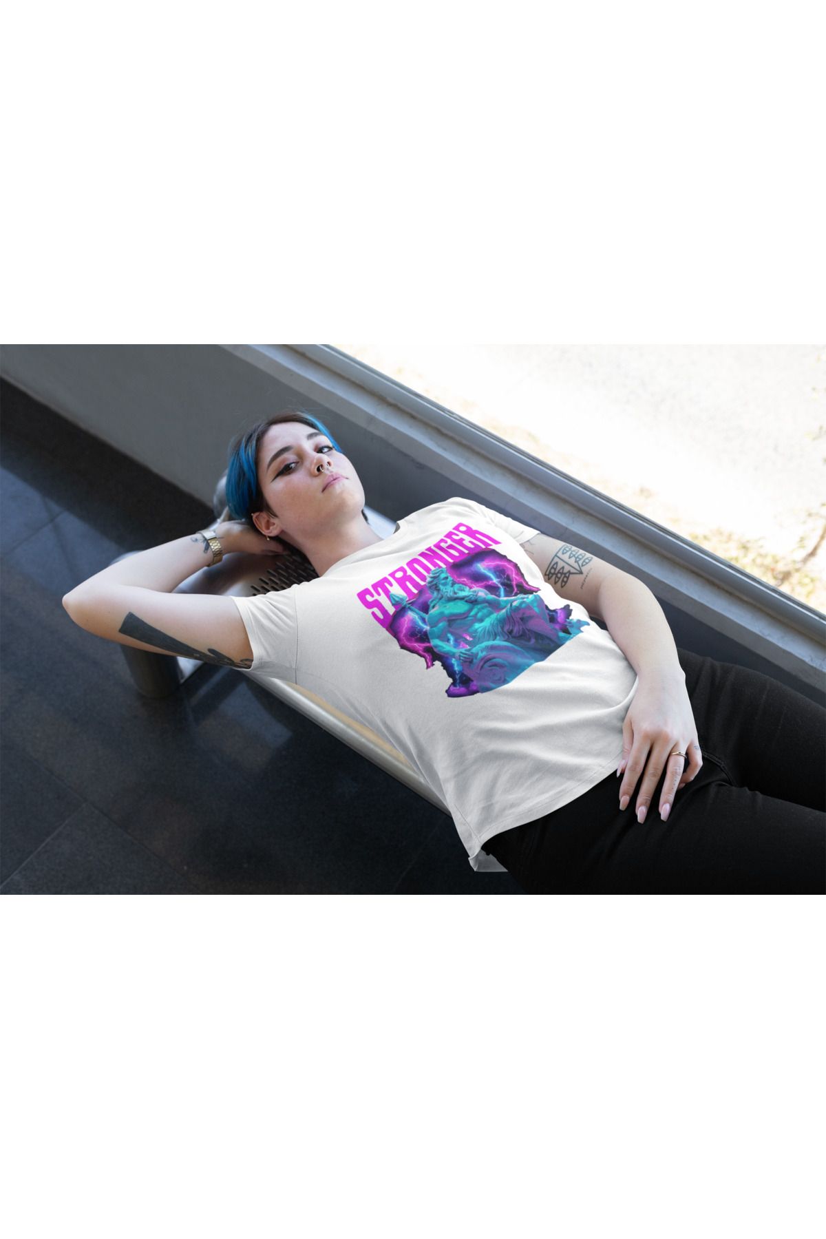 beloved.co Tanrı Heykeli Stronger Yazılı Dijital Baskılı Regular Fit %100 Pamuk T-Shirt