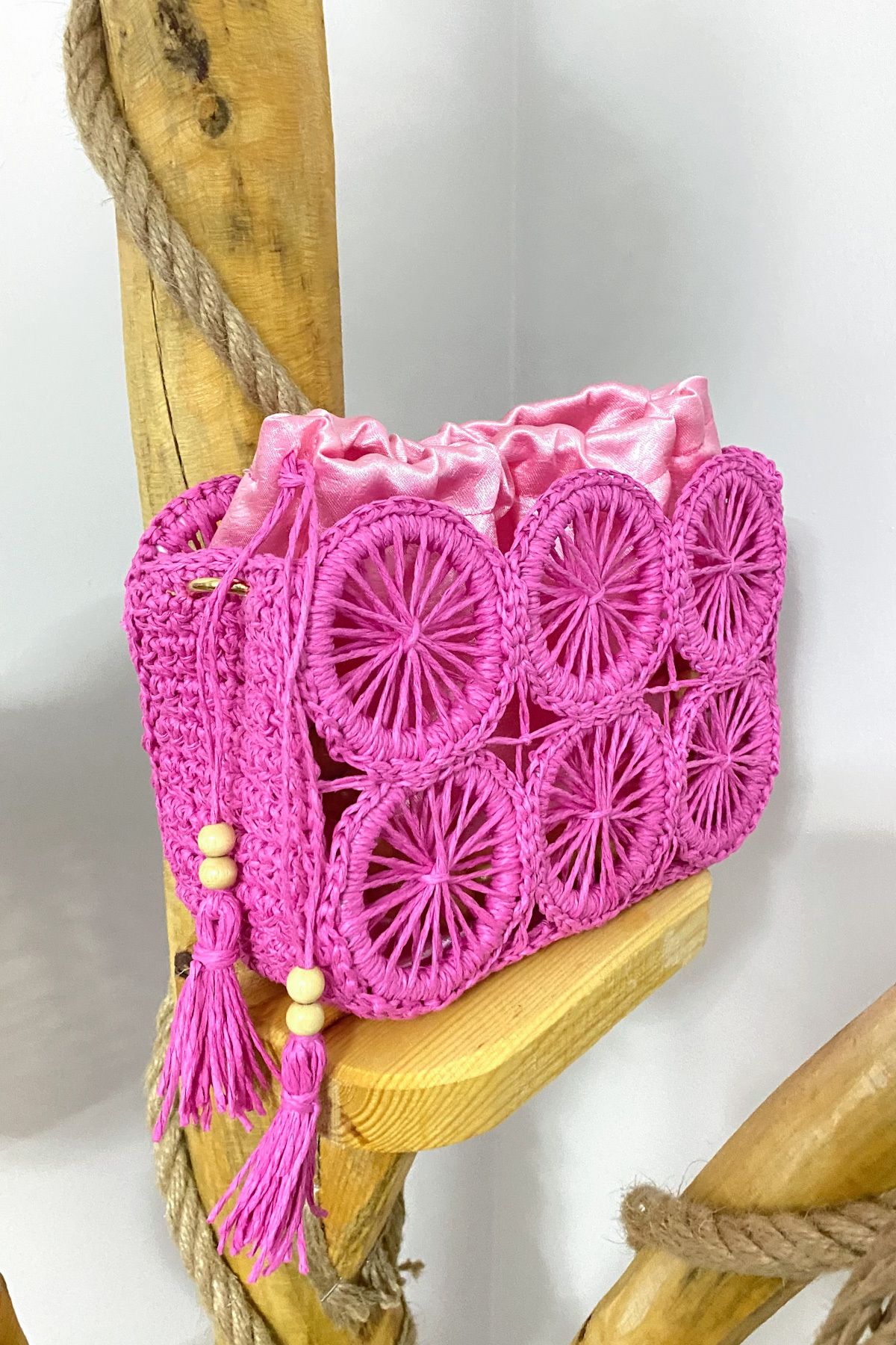 Mila Pembe Saten Astarlı Hasır Çanta