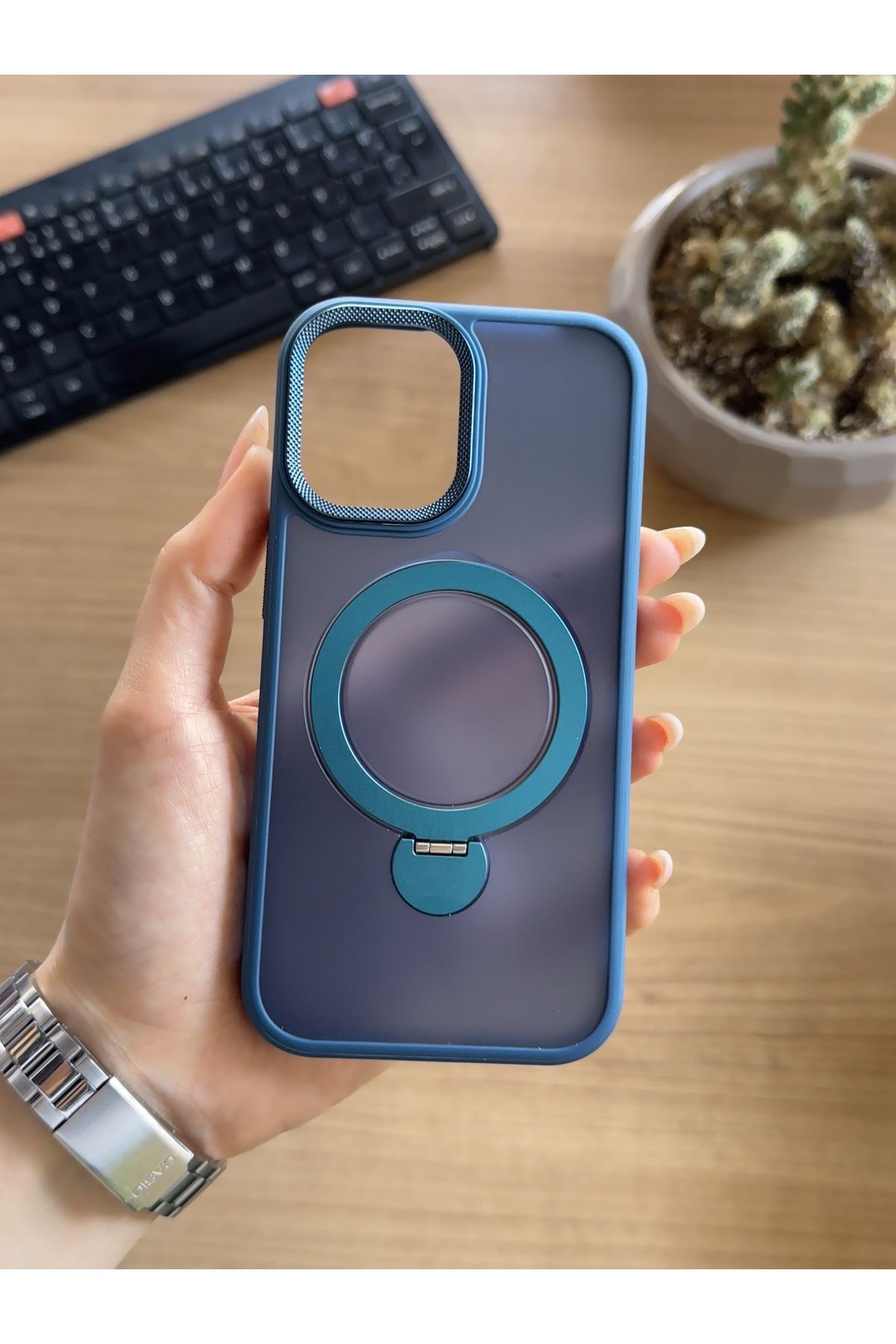 MTL iPhone 16 Pro Standlı Ve MagSafe Kılıf Soocase622