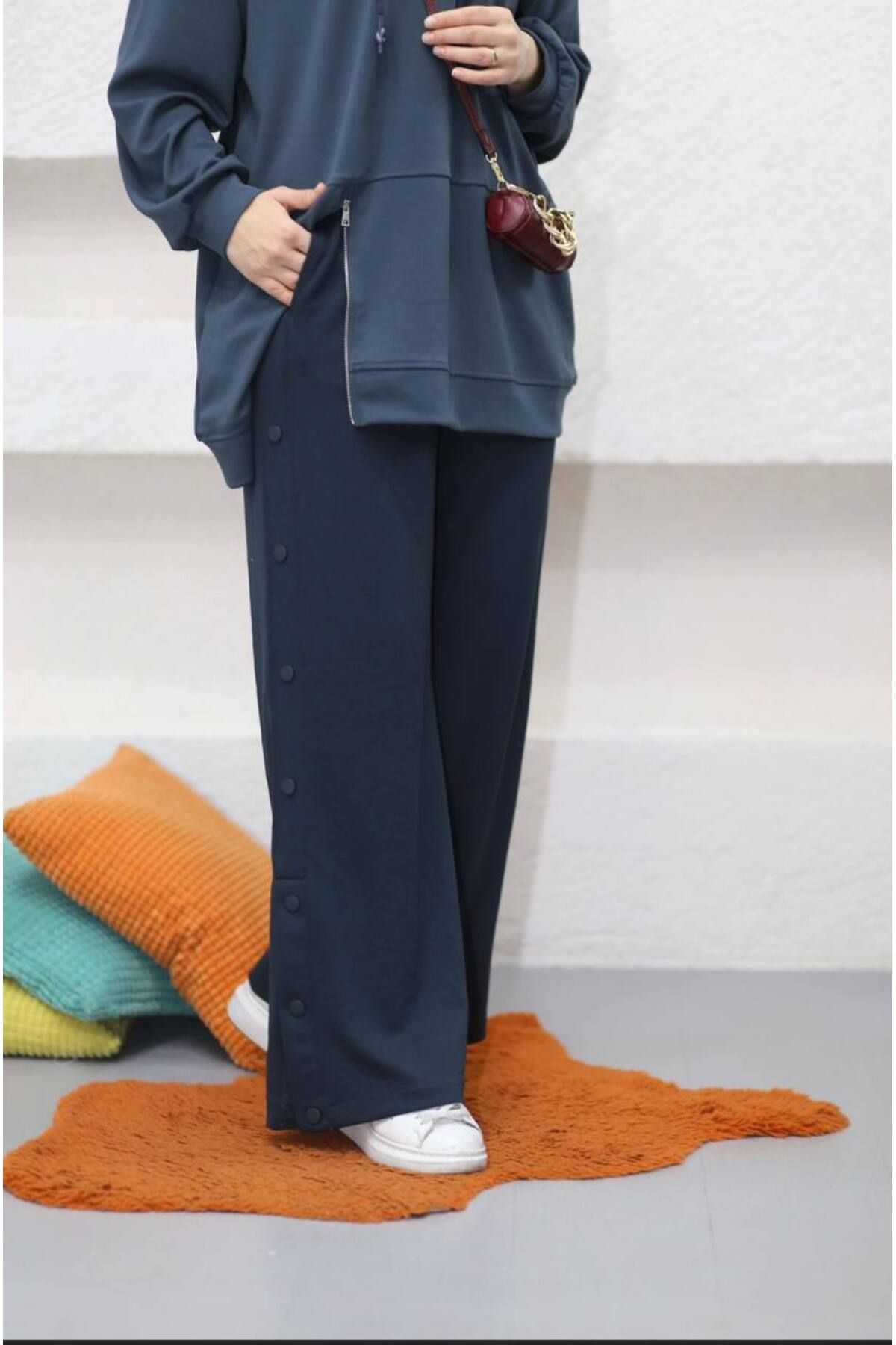 Suede Style 5581 Yanları Düğme Detaylı Rahat Salaş Kadın Pantolonu