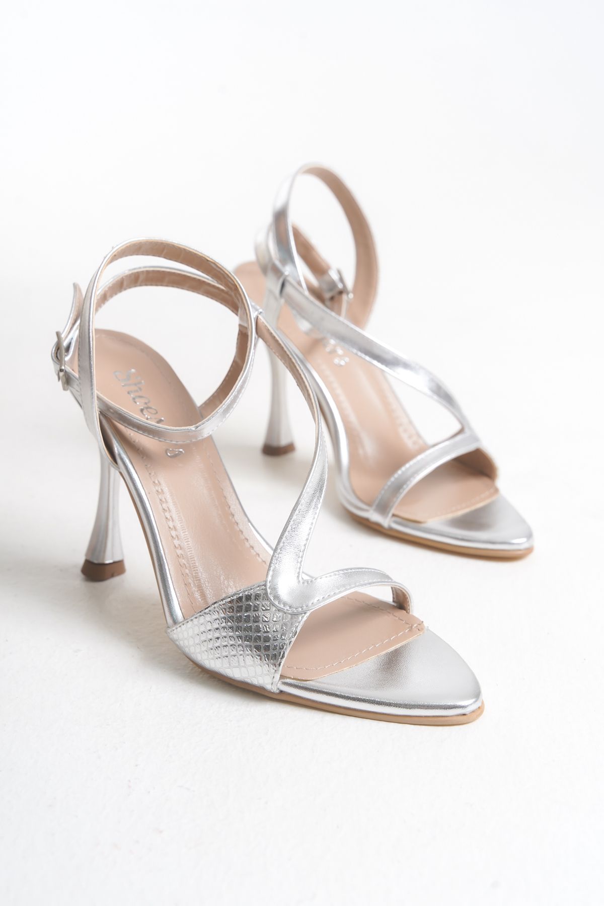 Shoesers Kadın Özel Tasarım Asimetrik Bantlı Metalik Renkli Stiletto İnce Yüksek Topuklu Abiye Ayakkabı