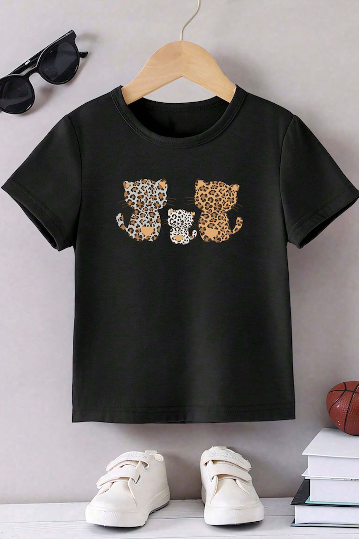 ELNOYA Cool Fresh Siyah Oversize Sırtı Dönük Kediler Tasarımlı T-Shirt