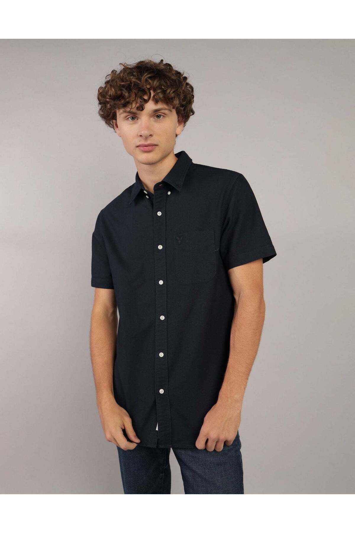 American Eagle AE Short-Sleeve Classic Fit Button-Up Shirt