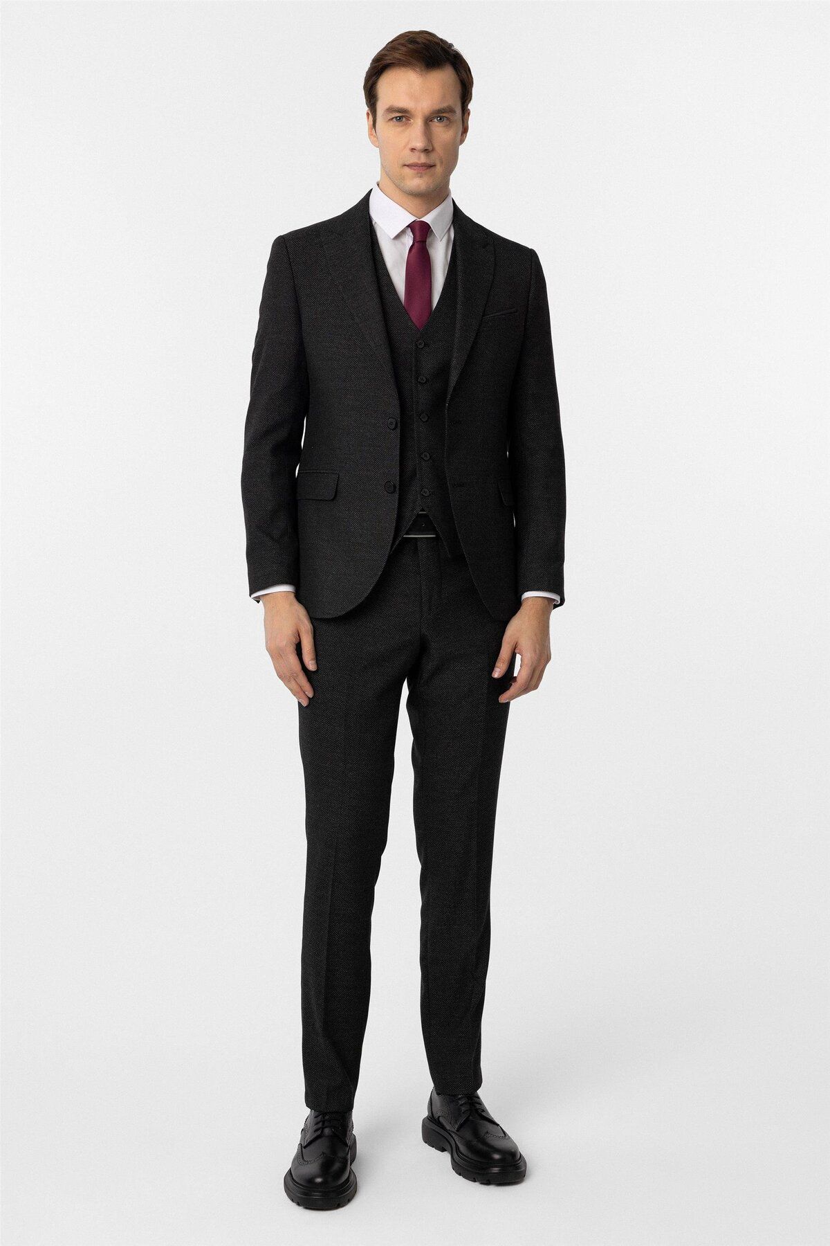 SÜVARİ Siyah Slim Fit Desenli Sivri Yaka 6 Drop Yelekli Klasik Takım Elbise