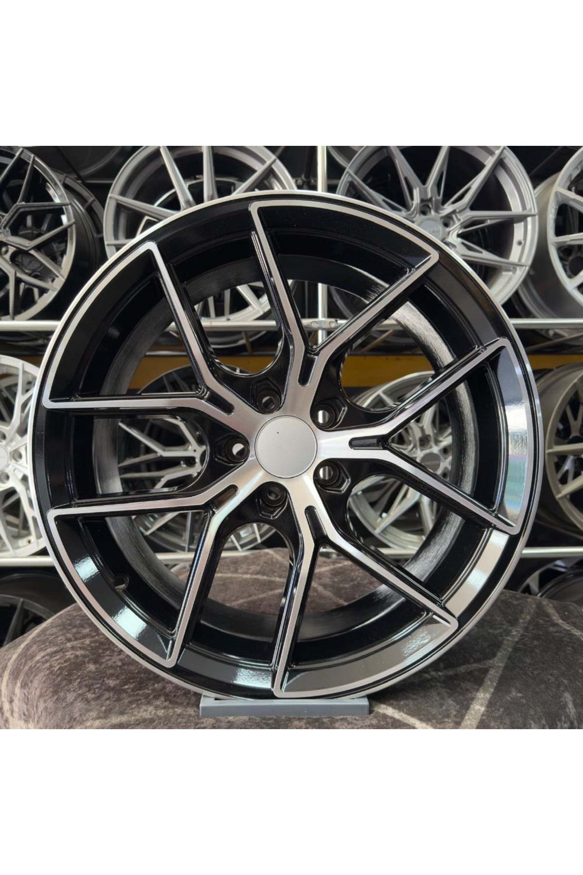 kormetal 19 inç 5x112 Mercedes E200 Siyah Elmas Kesim Jant Modeli (4 Adet)