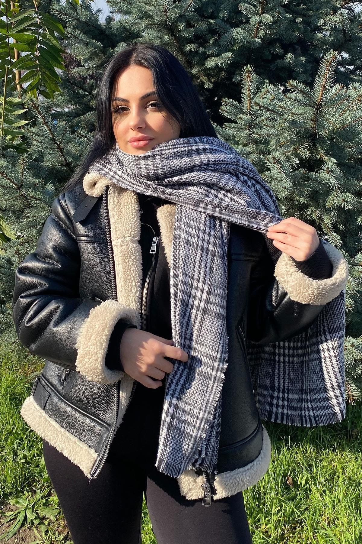 TAKIŞTIR Siyah Ve Beyaz Renk Ekose Desenli Şal/ Atkı
