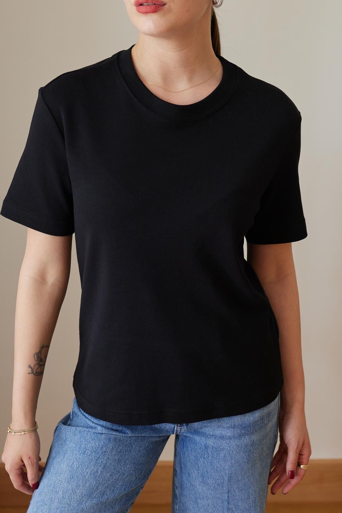 Askı Tekstil Siyah Yuvarlak Yaka Basic T-Shirt