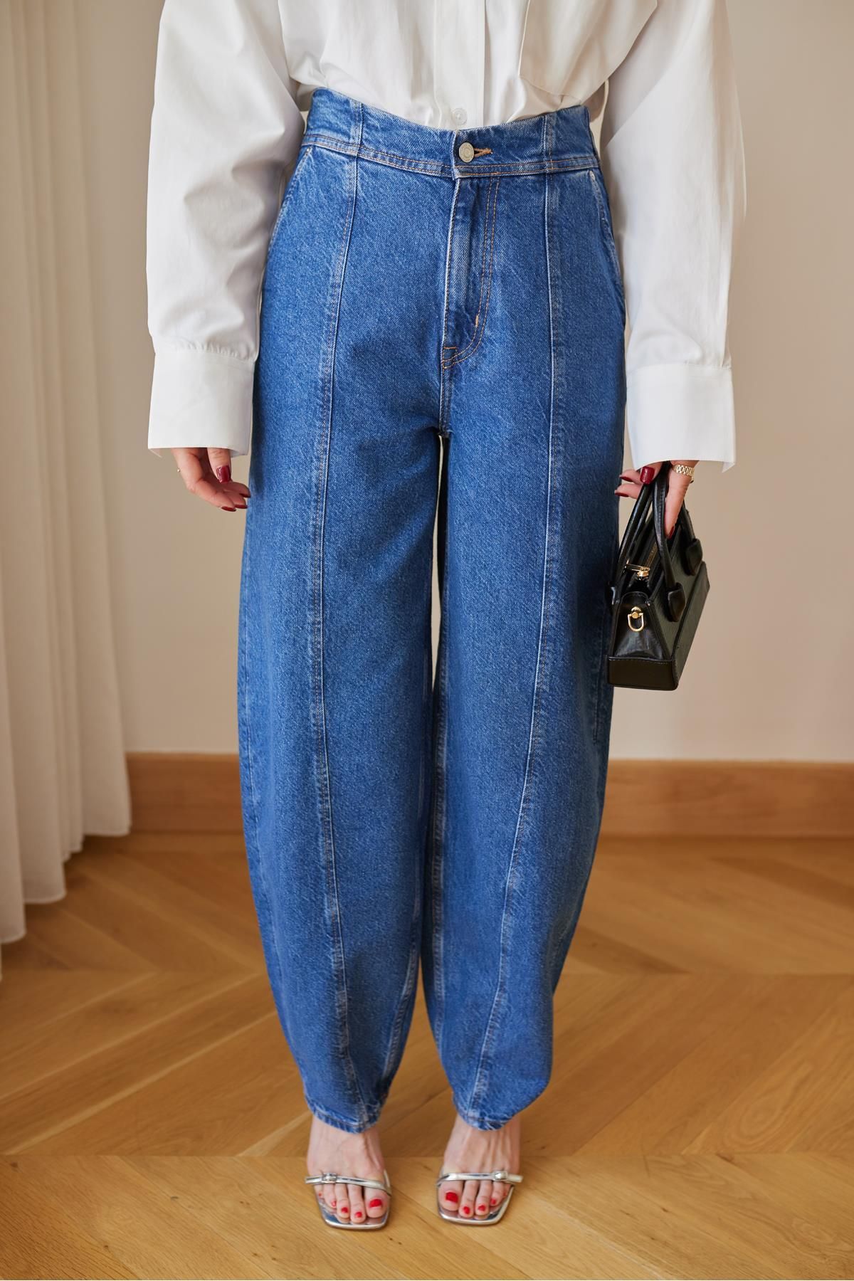 Askı Tekstil Klasik Jean Rengi Bel ve Dikiş Detaylı Slochy Denim Pantolon