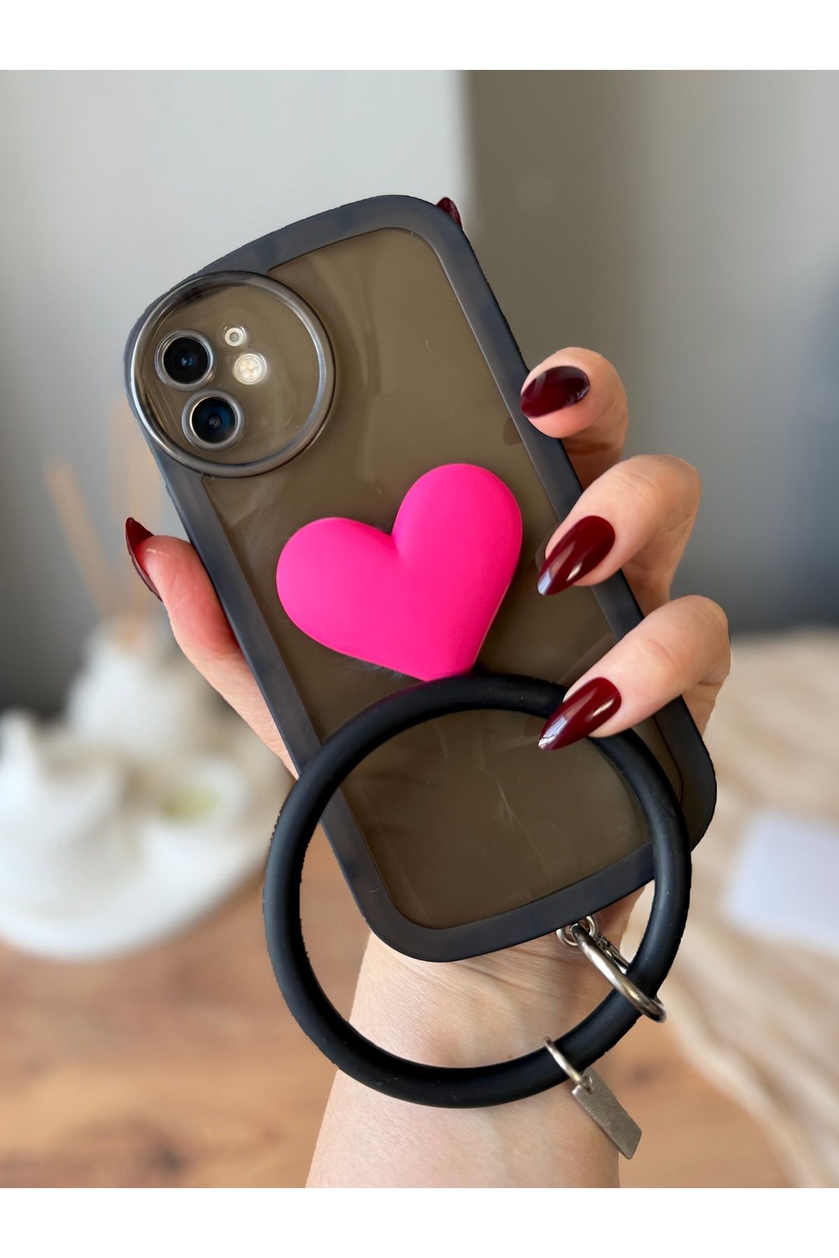 MirazTasarim IPHONE 11 3D KALP DEKORLU BİLEZİKLİ SİYAH KILIF