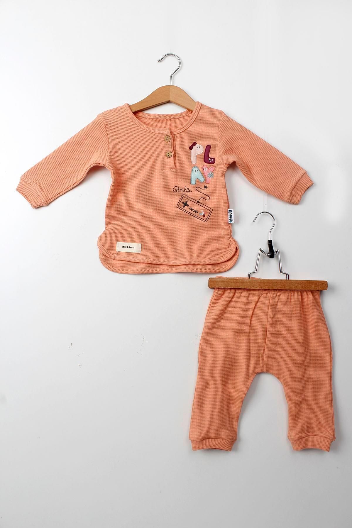 Çocuksan Baby&Kids Wear Kız Bebek Takımı Somon Renk 2'li Uzun Kollu Pamuklu PLAY Girls Desenli Alt Üst Giyim Seti