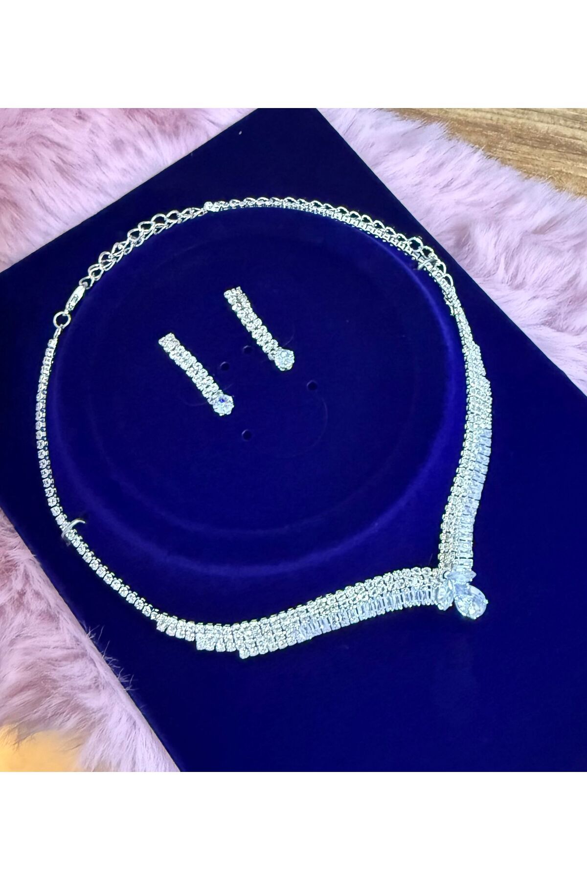 Butik Zarif Zirkon Taşlı Gelin Seti – Damla Uçlu Kolye & Küpe