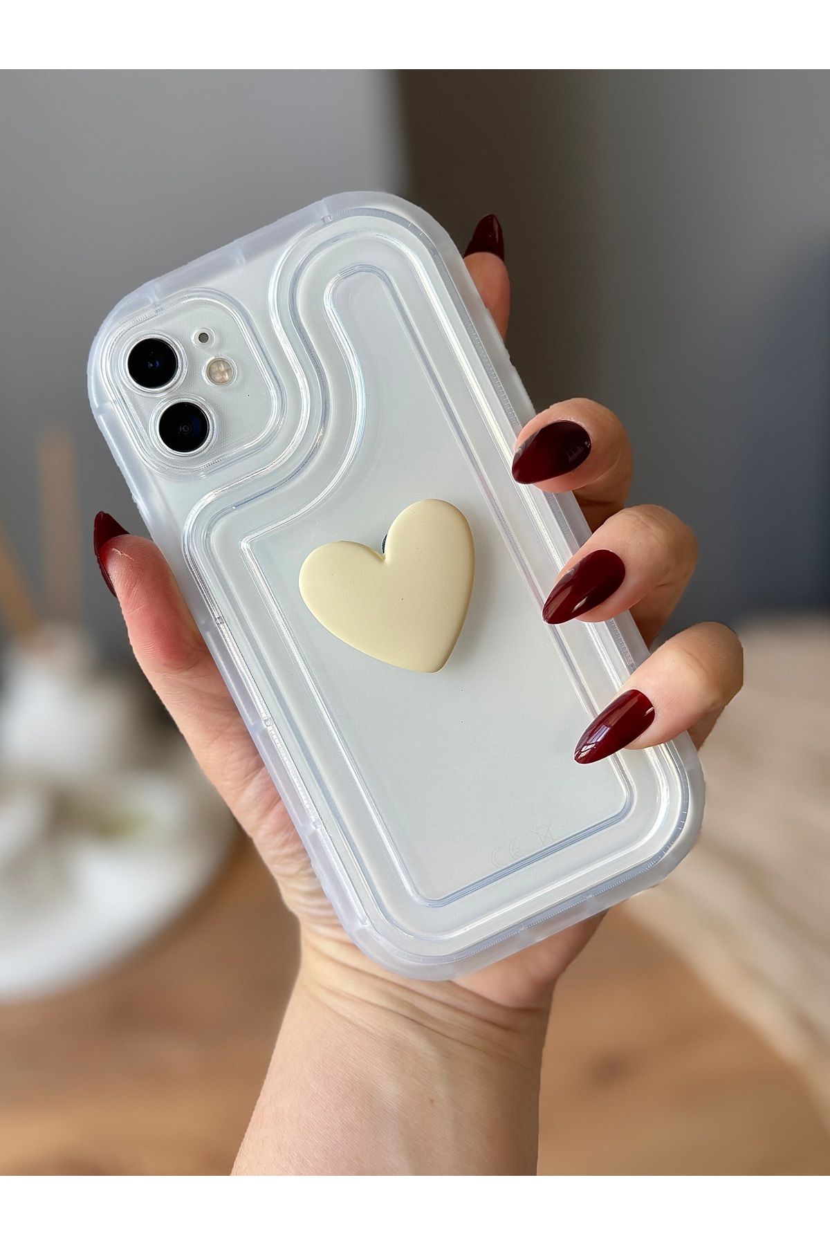 MirazTasarim IPHONE 11 ŞEFFAF KALP DEKORLU AİRBAG MODEL KILIF