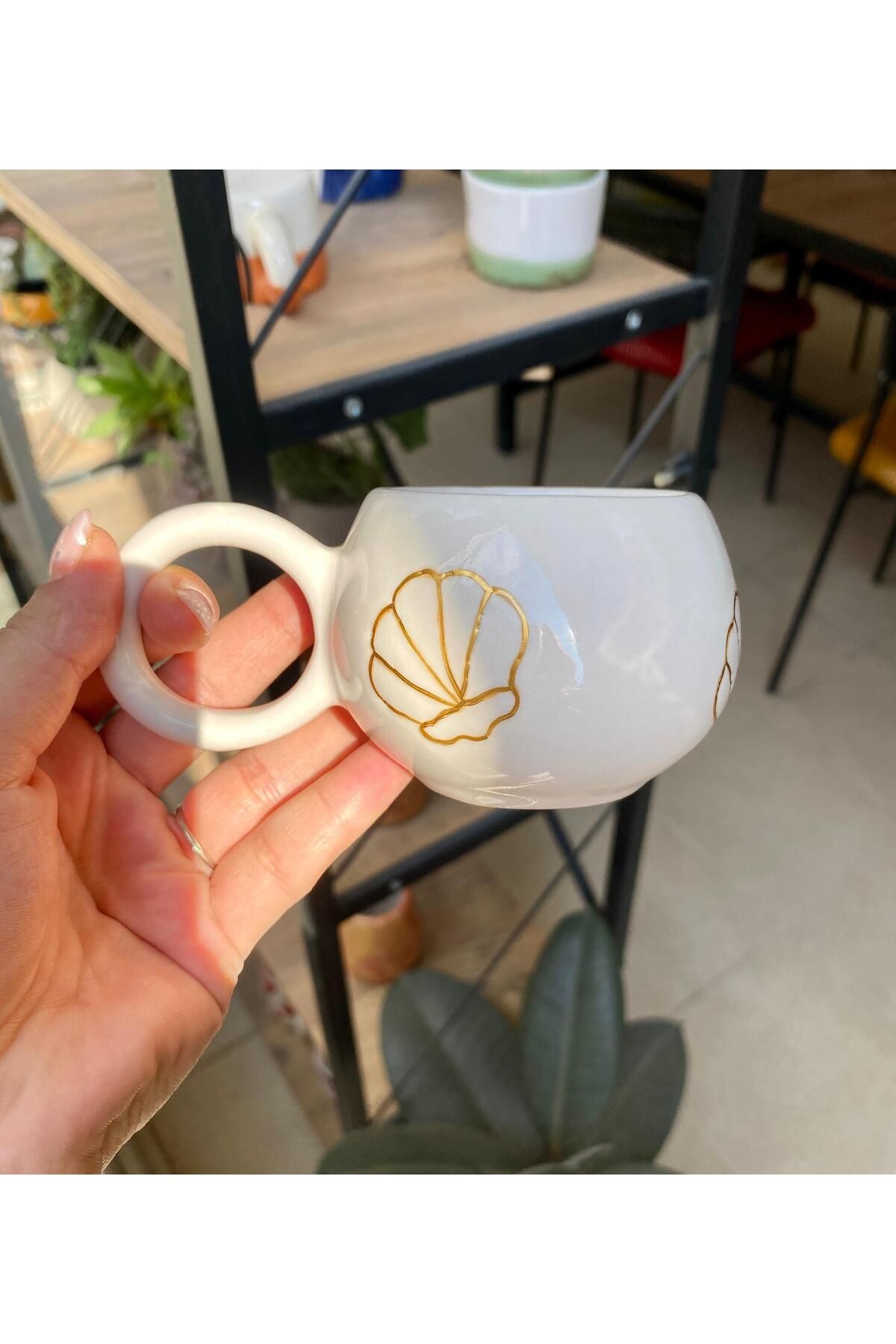 Herdess Seramik Deniz Kabuğu Desenli / Altın Detay El Yapımı Seramik Kupa - Çay Fincanı - 180 ml