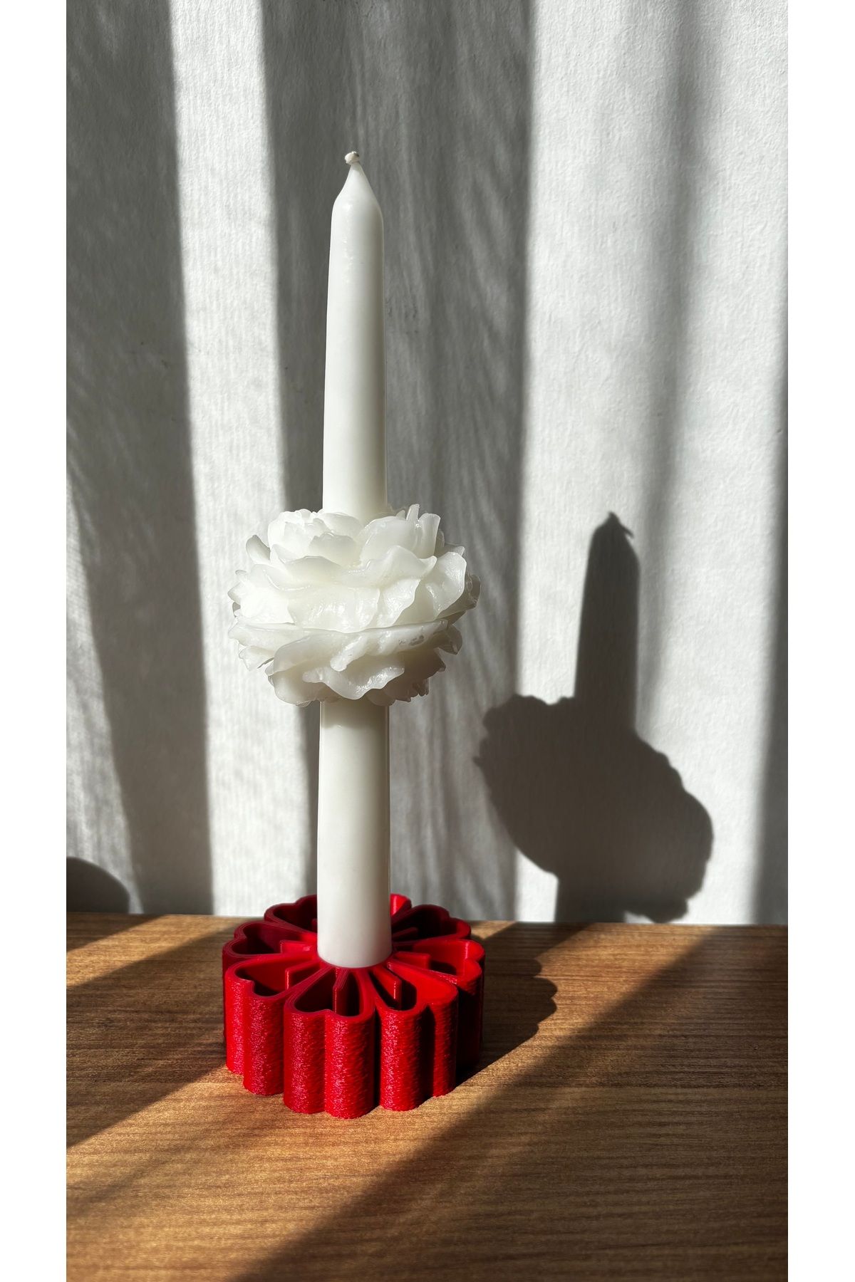 Curv Design Dokulu Kırmızı Tekli Mumluk - MUM DAHİL DEĞİLDİR