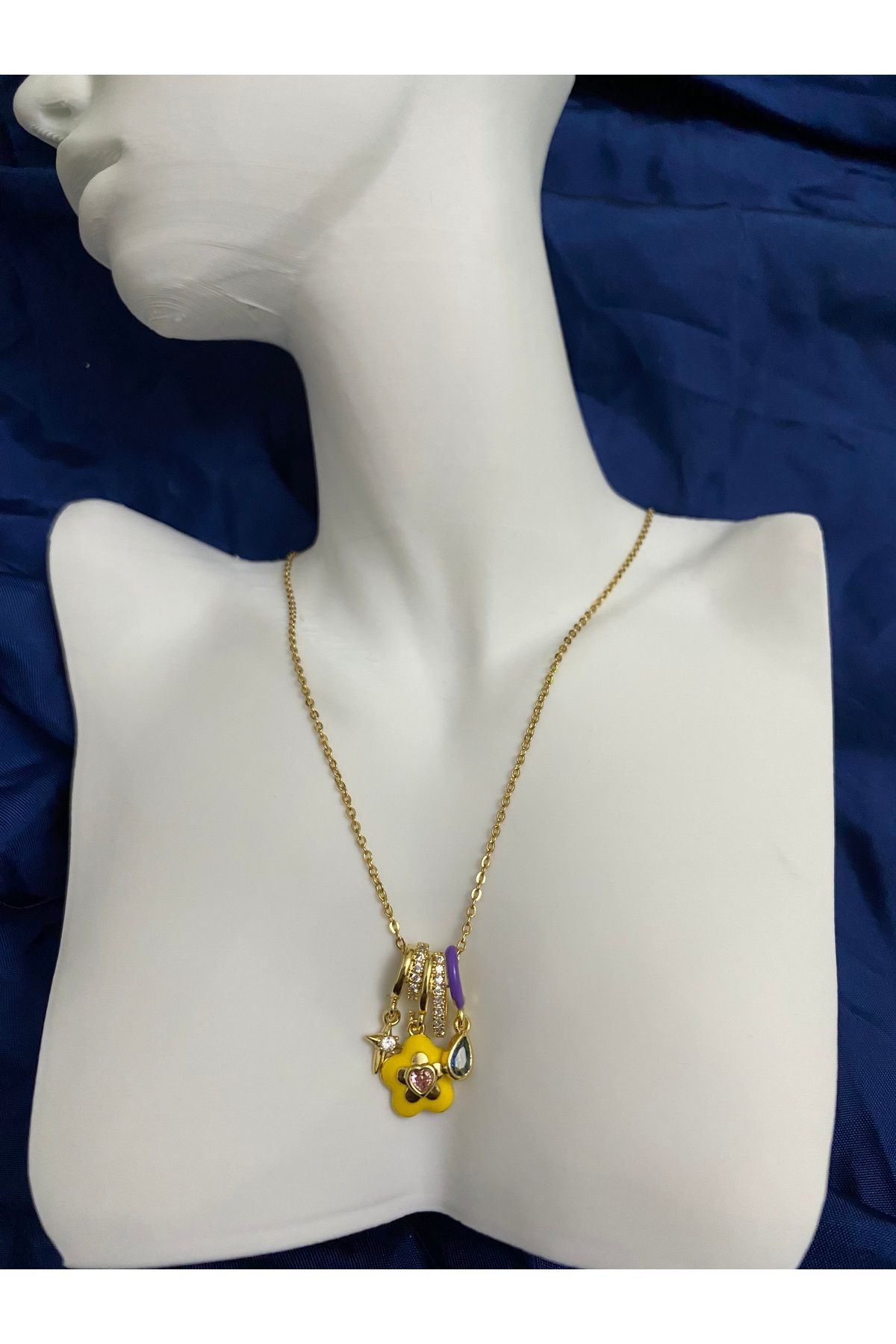 asem jewelry CANLI SARI ÇİÇEK VE MOR DETAYLI CHARM ÇELİK KOLYE