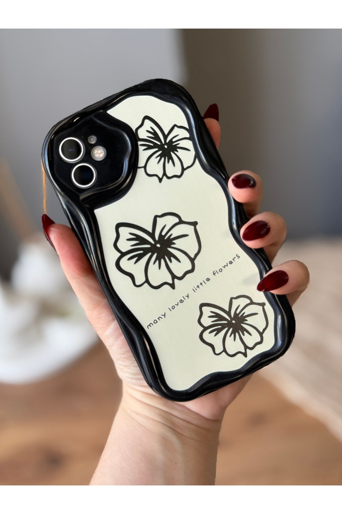 MirazTasarim IPHONE 11 ÇİÇEK DESENLİ SİYAH KILIF