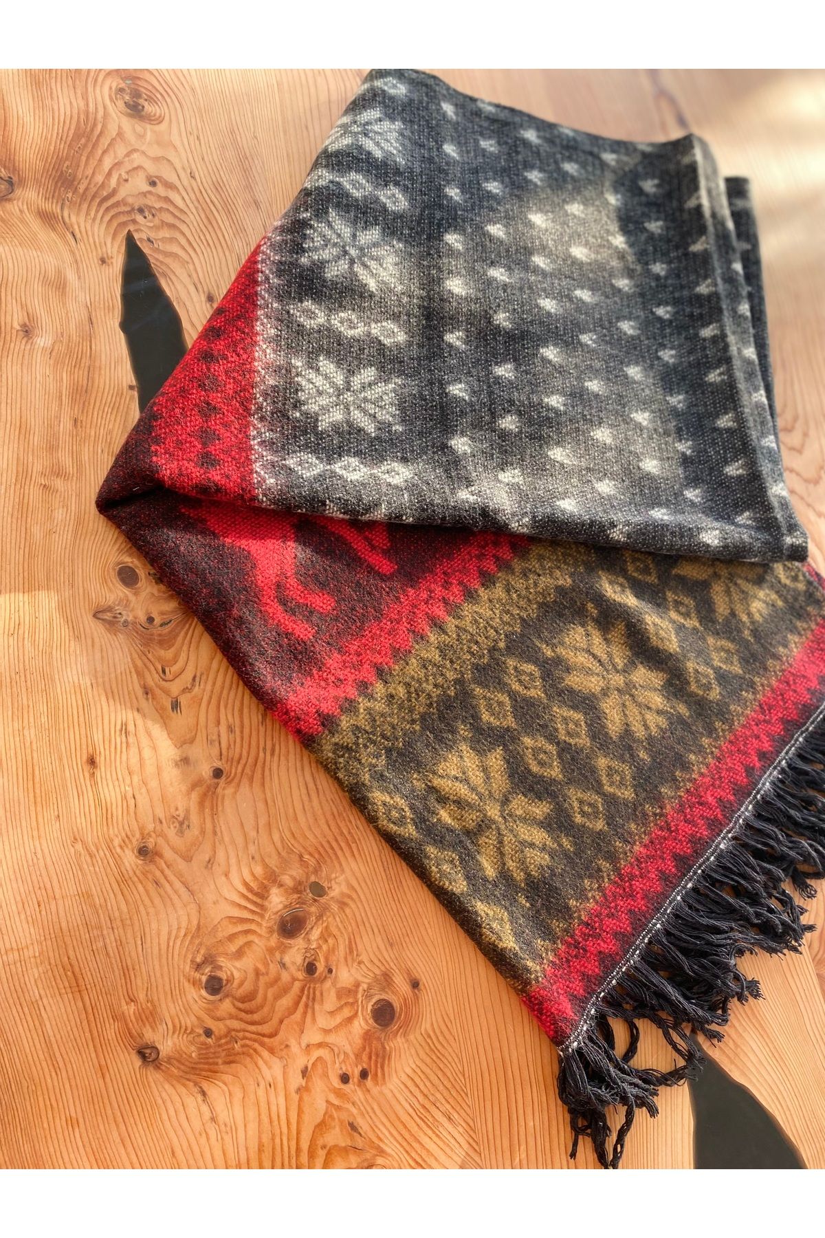 Bohemian Yılbaşı Temalı Triko Atkı Şal