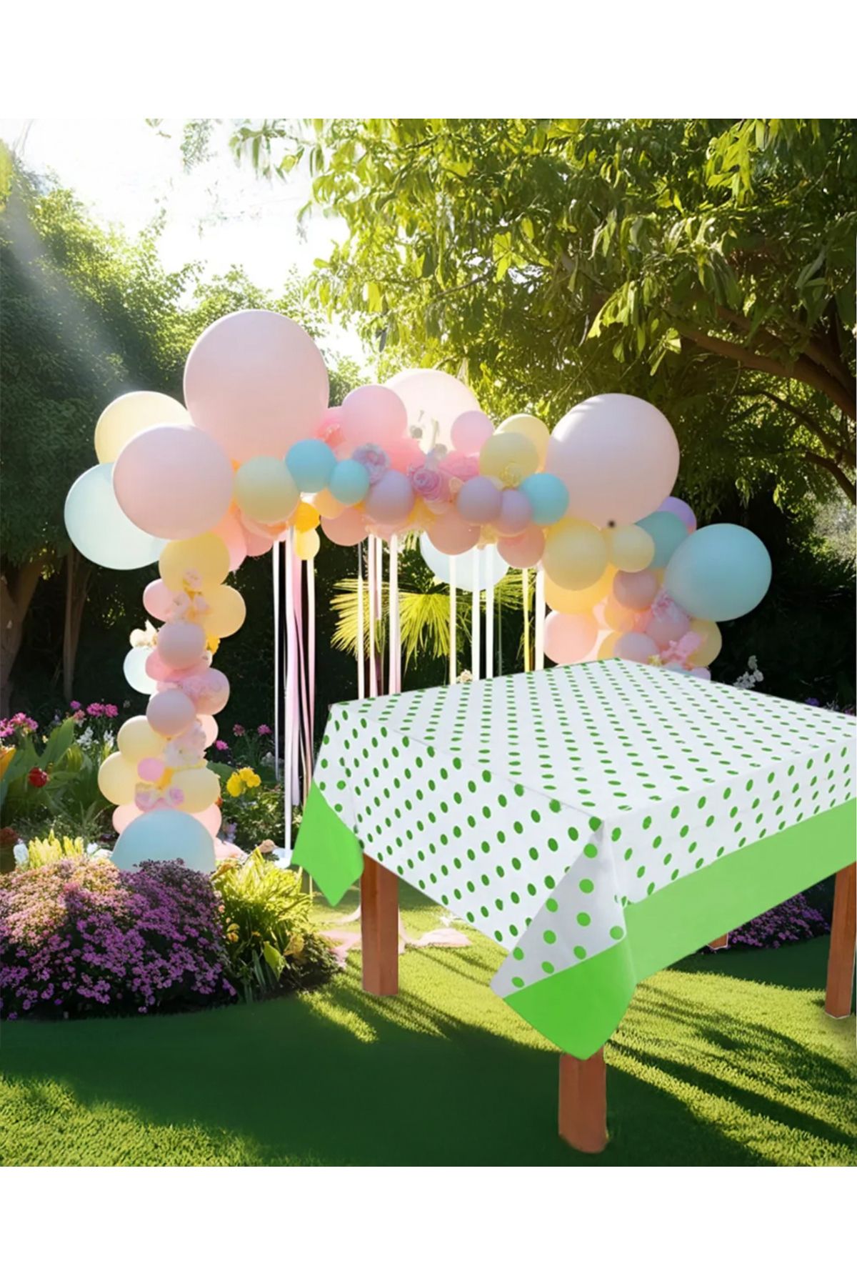Kikajoy Yeşil Puantiyeli Plastik Masa Örtüsü – 137x182 cm