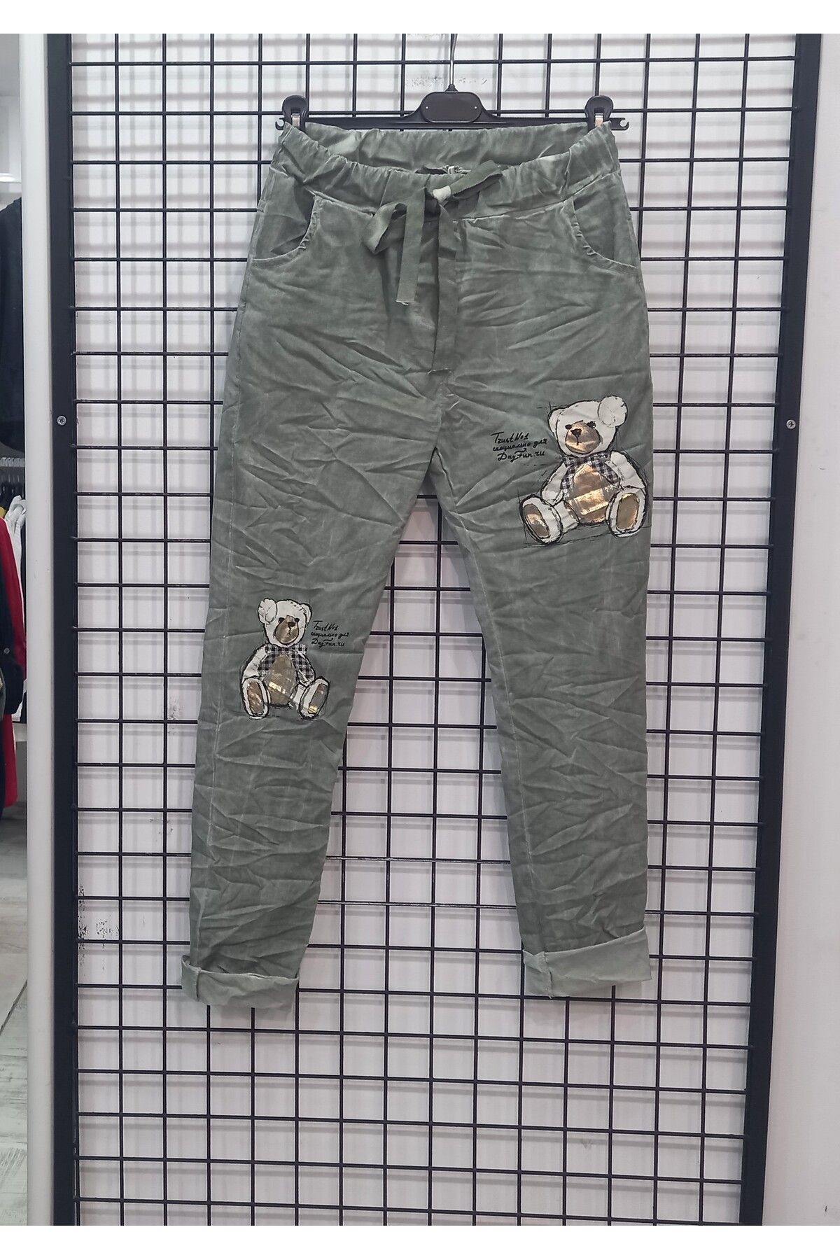 Butik Şans Ayıcık Figür Baskılı Cep Detaylı Likralı İtalyan Pantolon