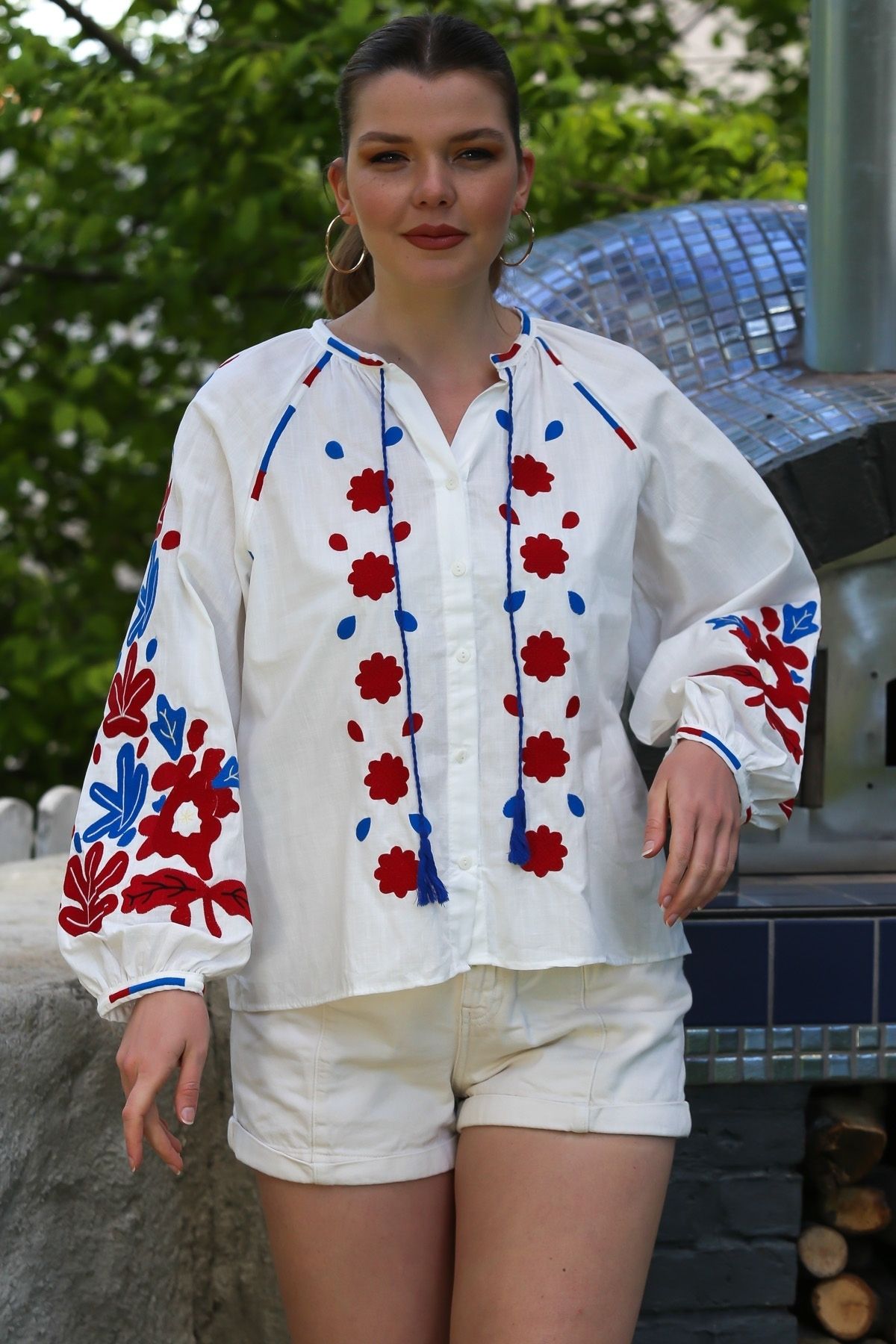 Chiccy Ekru Yuvarlak Yaka Balon Kol Düğmeli Nakışlı Casual Dokuma Bluz 60 55