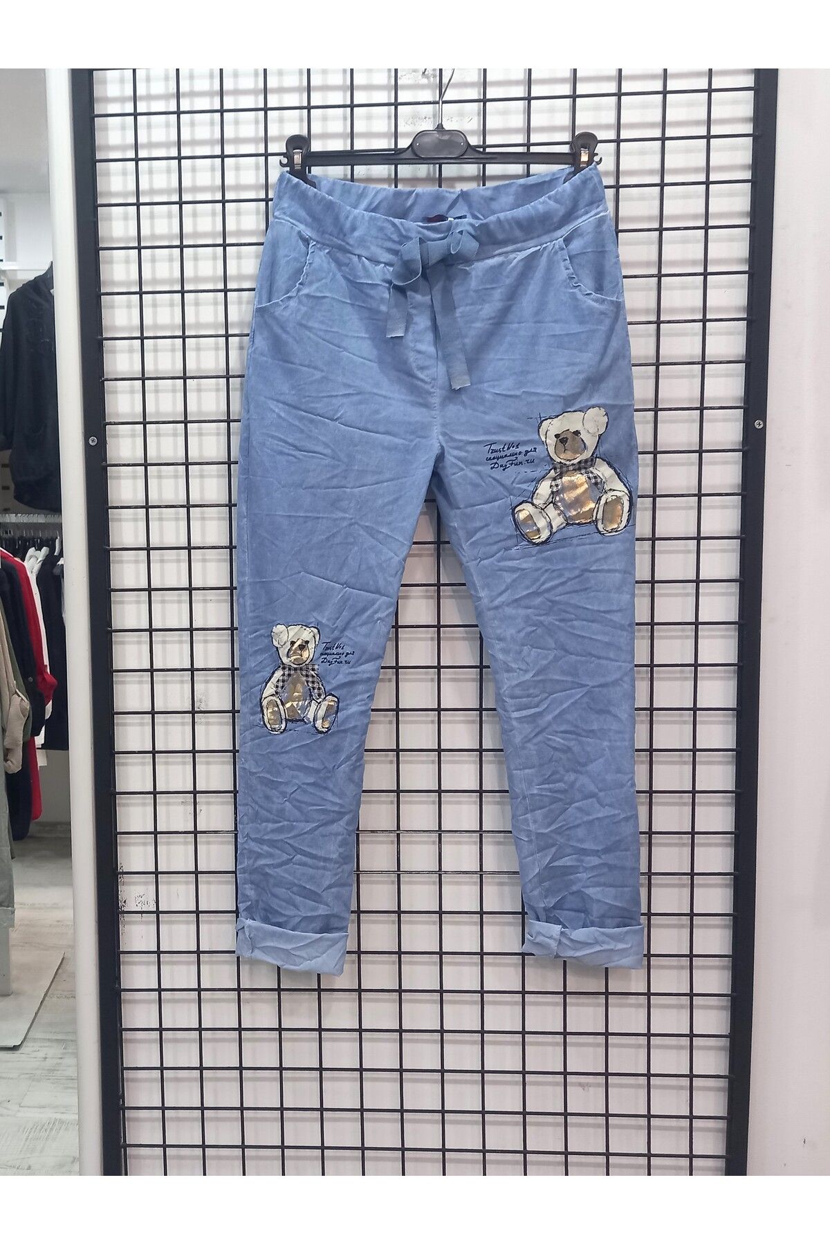 Butik Şans Ayıcık Figür Baskılı Cep Detaylı Likralı İtalyan Pantolon