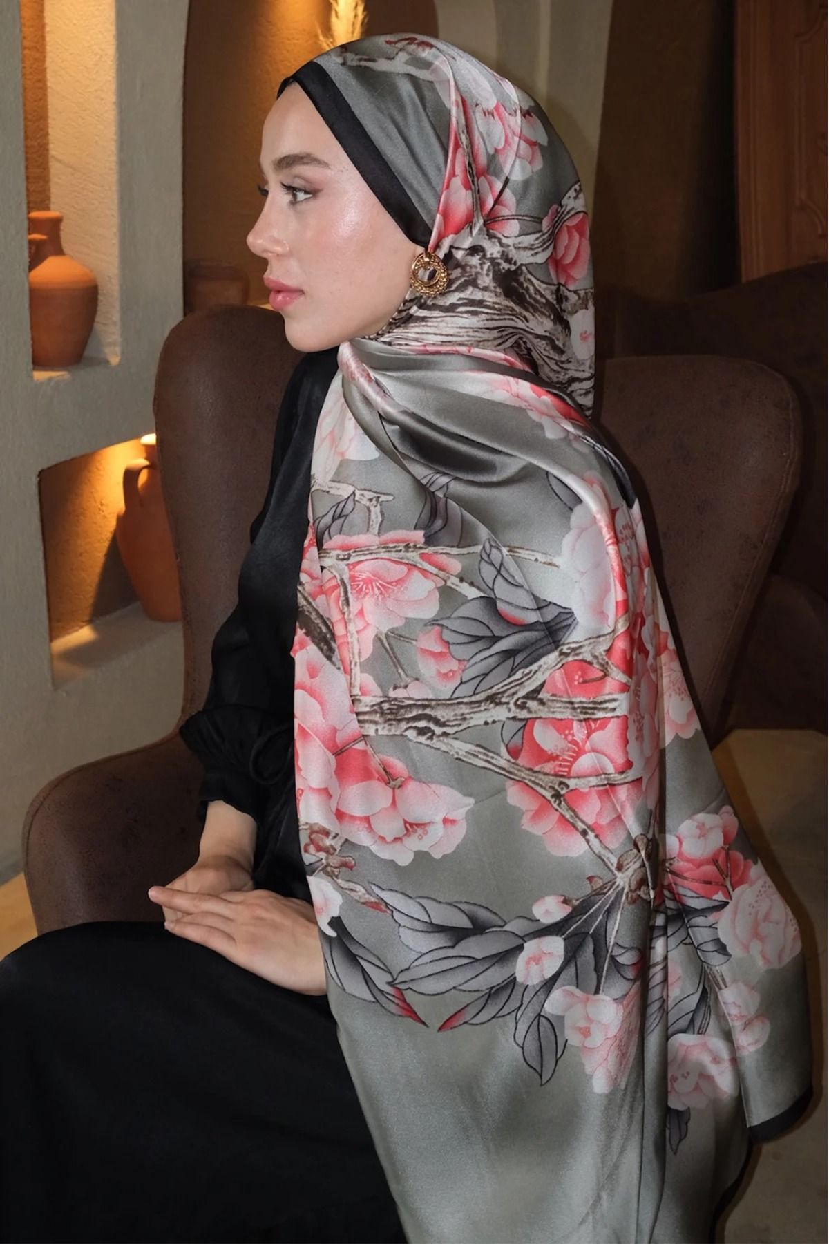 Merve Nayir Lina Çiçek Desen İthal Geniş Çift Taraflı Vual İpek Şal