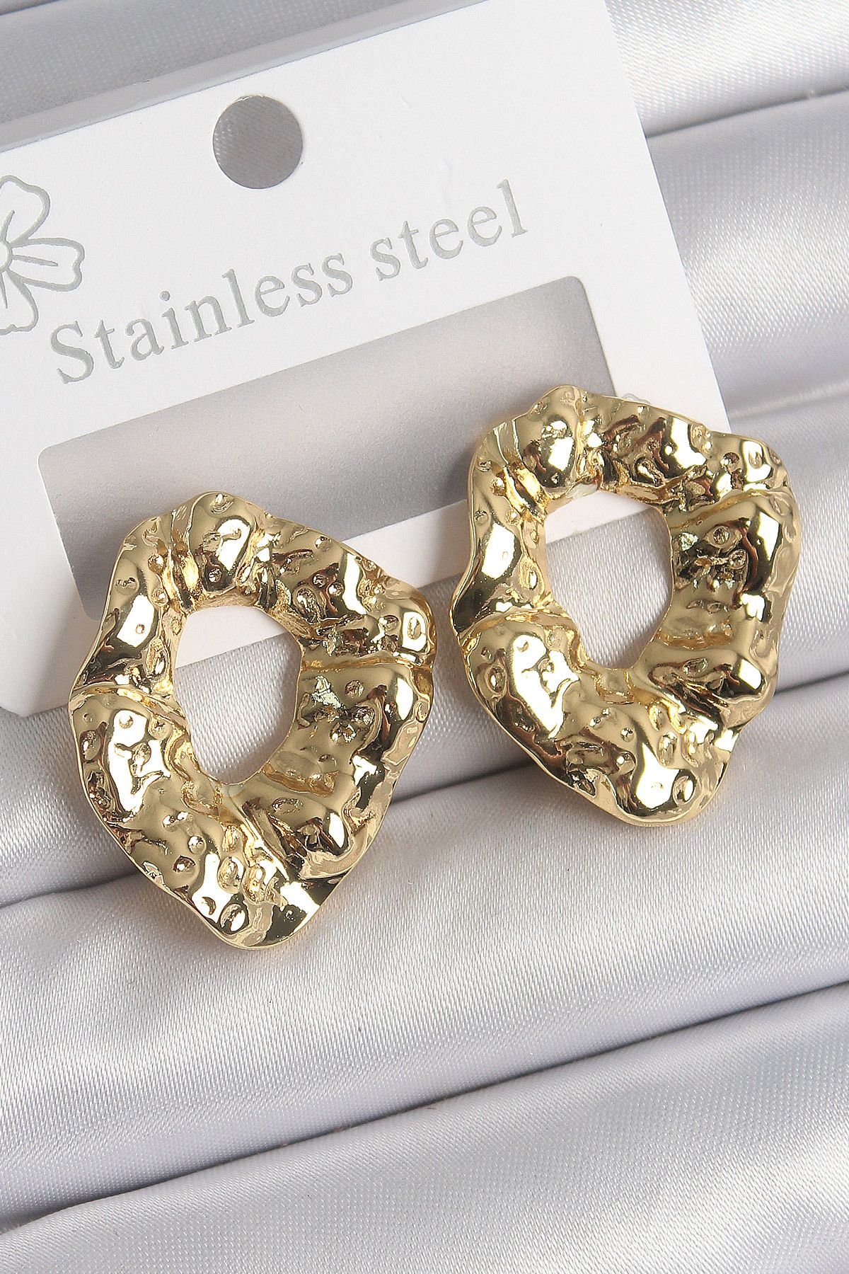 STYLE OF CARMEN 316 Çelik Gold Renk İşlemeli Halka Model Kadın Küpe