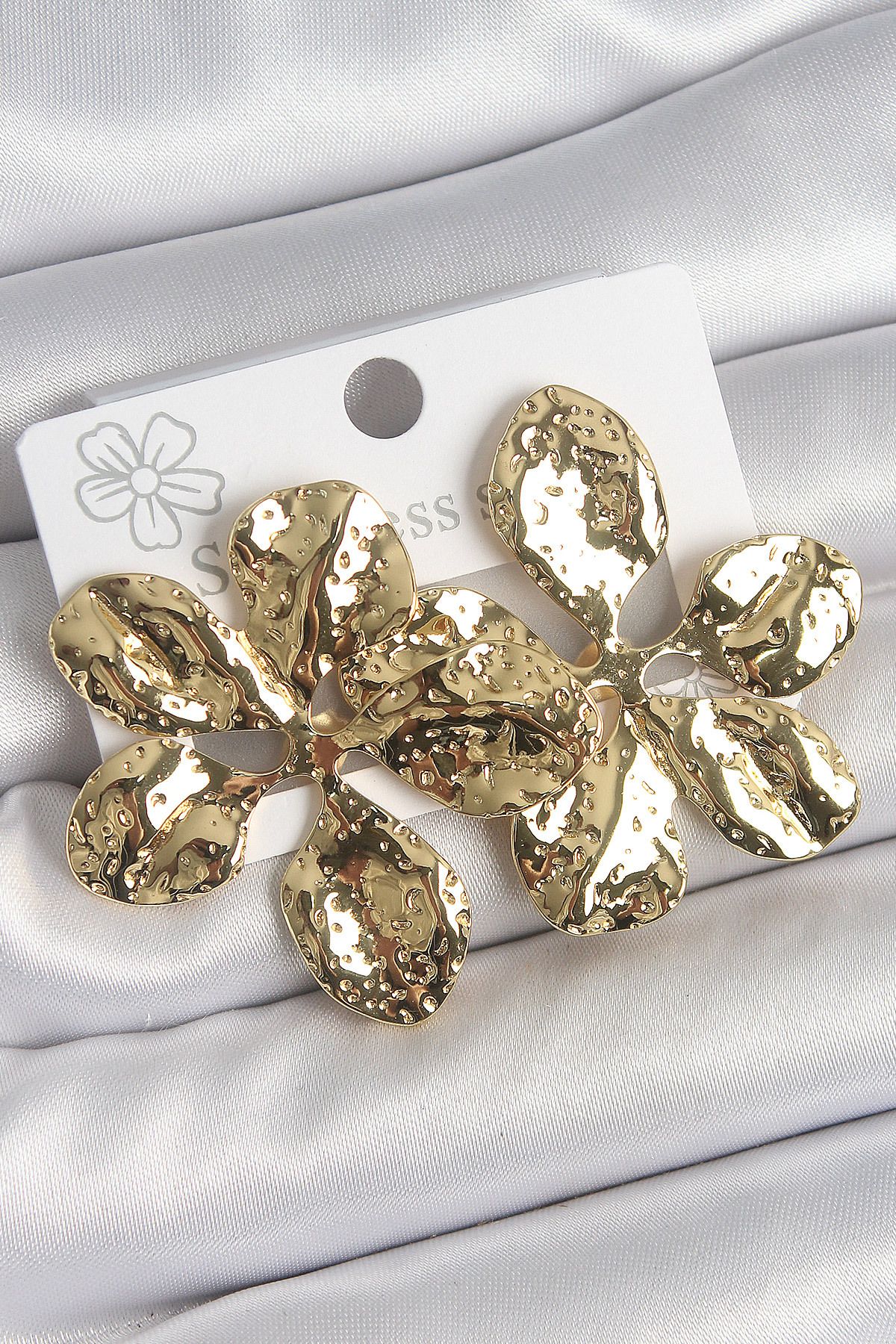 STYLE OF CARMEN 316 Çelik Gold Renk İşlemeli Yaprak Model Kadın Küpe