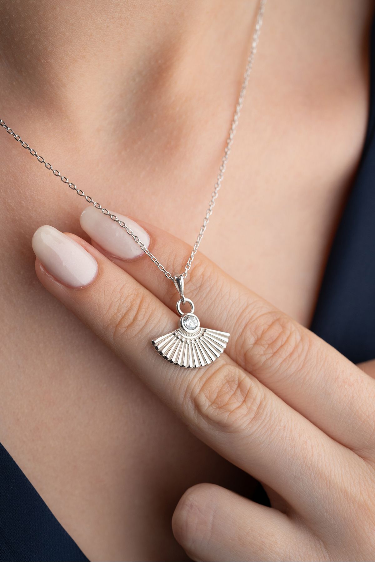 Silvano Jewelry 925 Ayar Gümüş Yelpaze Model Kolye